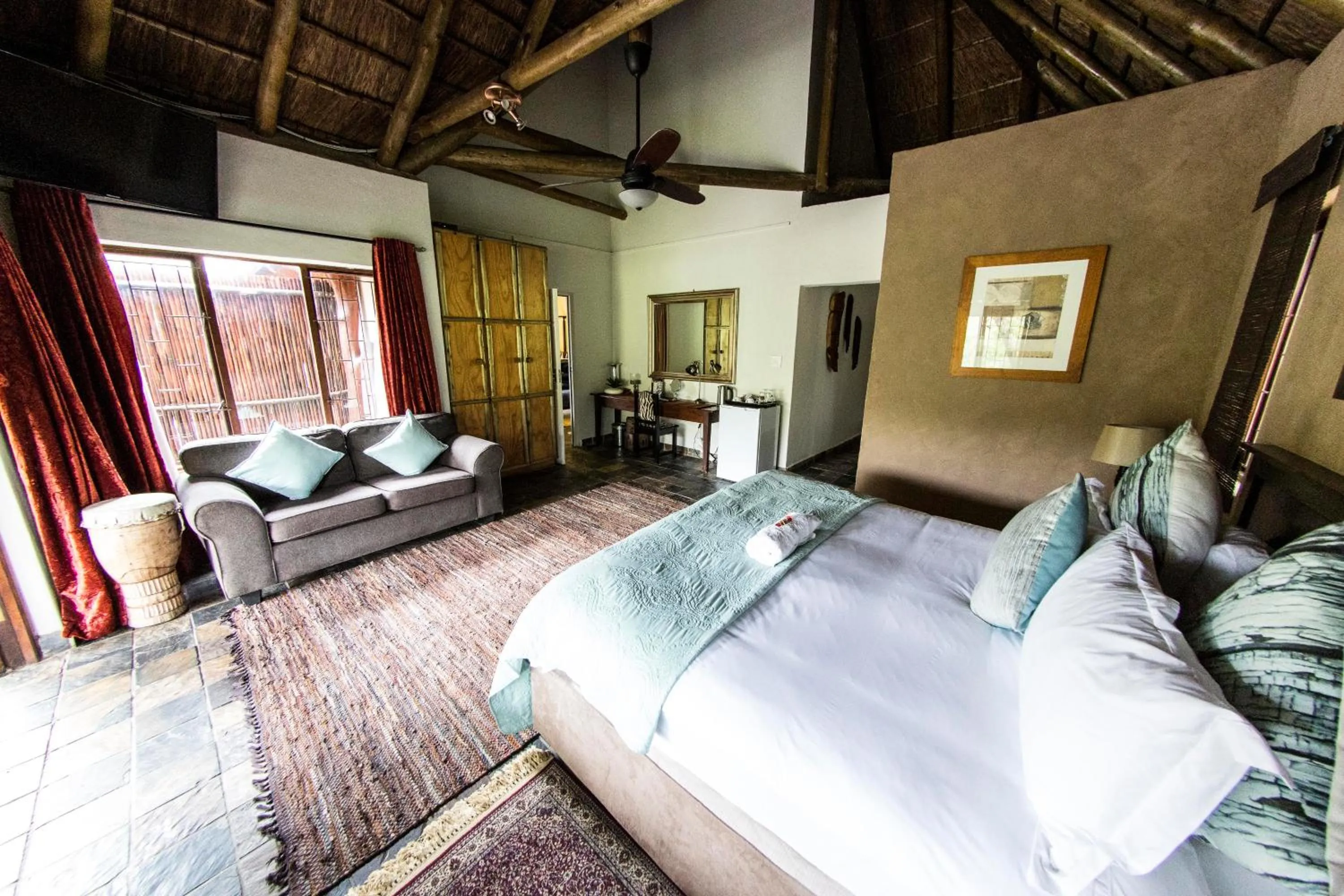 TV and multimedia, Bed in Fish Eagle Manor