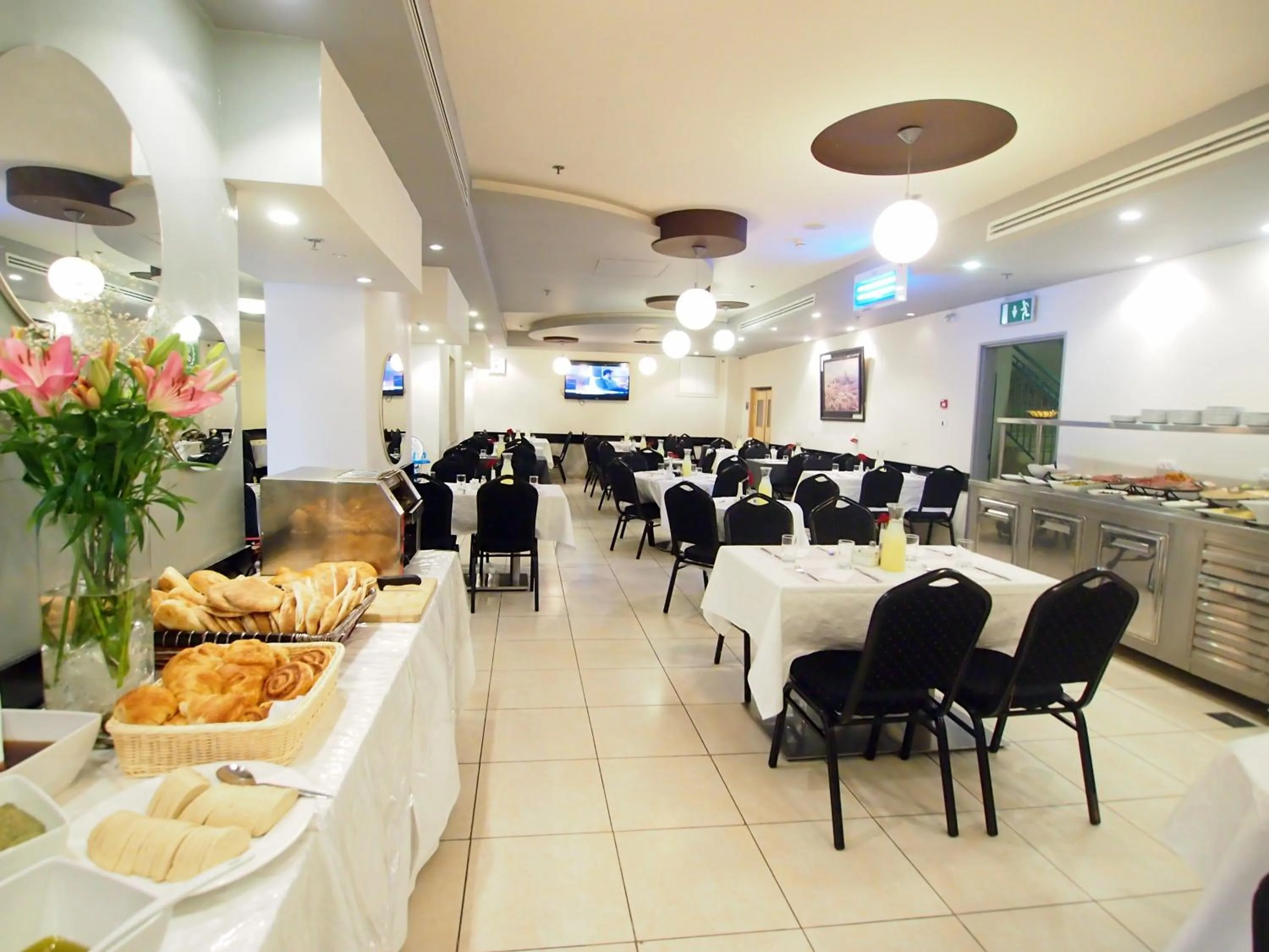 Restaurant/places to eat in Grand Park Hotel Jerusalem