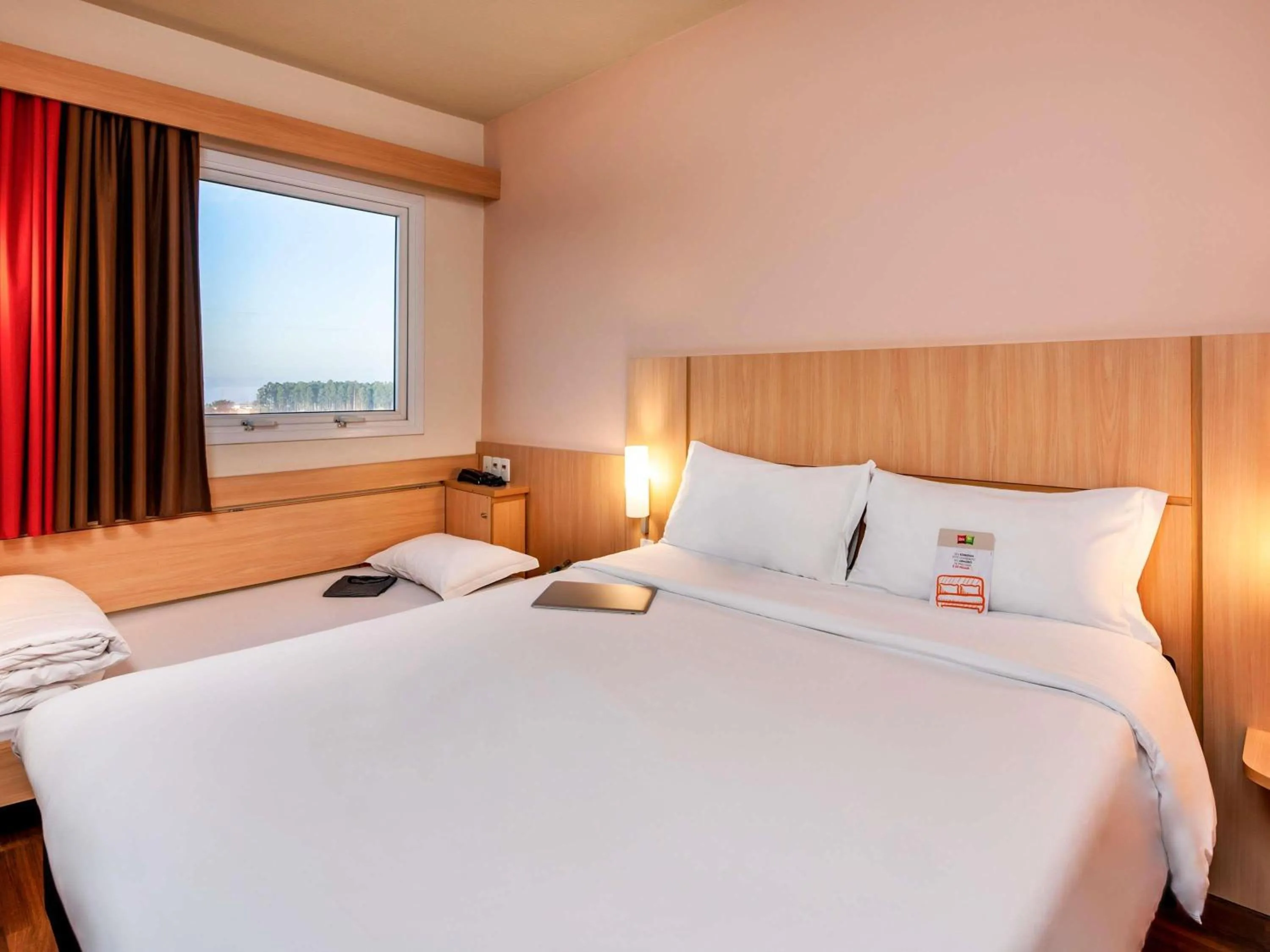 Bedroom, Bed in ibis Ourinhos