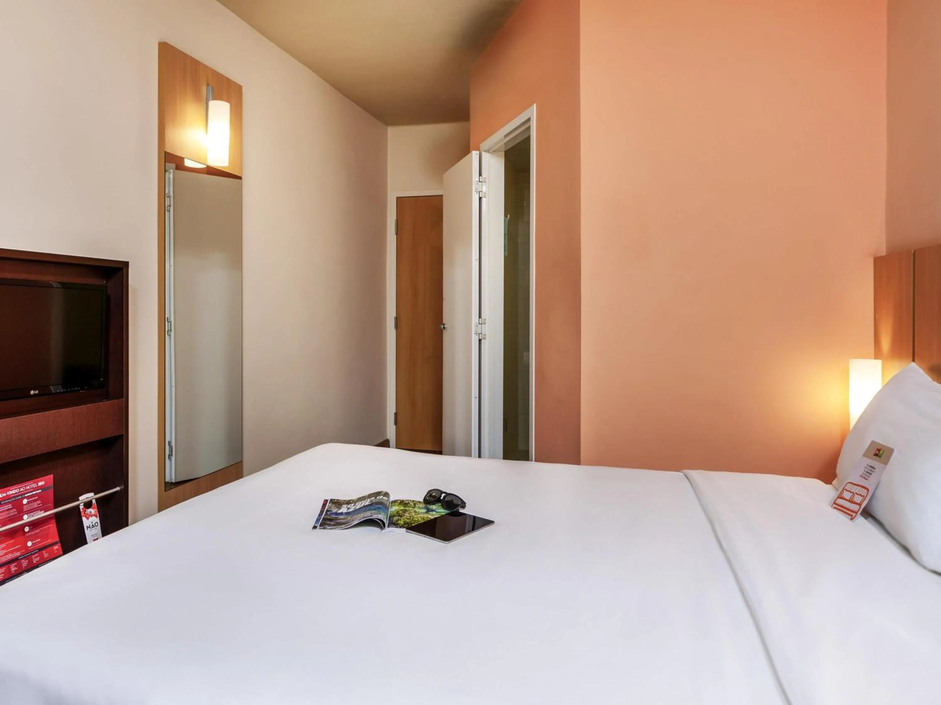 Bedroom, Bed in ibis Ourinhos