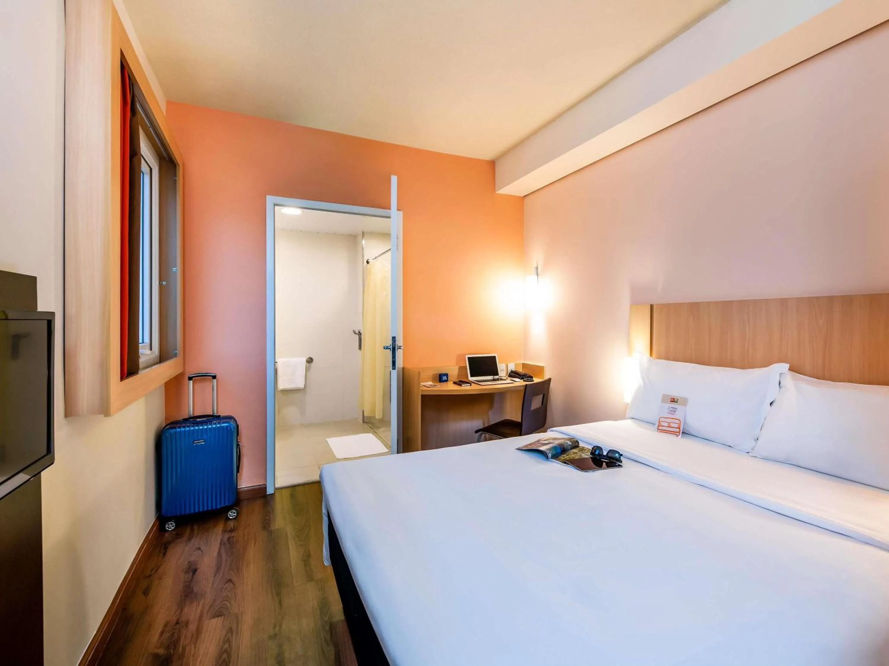 Bedroom, Bed in ibis Ourinhos