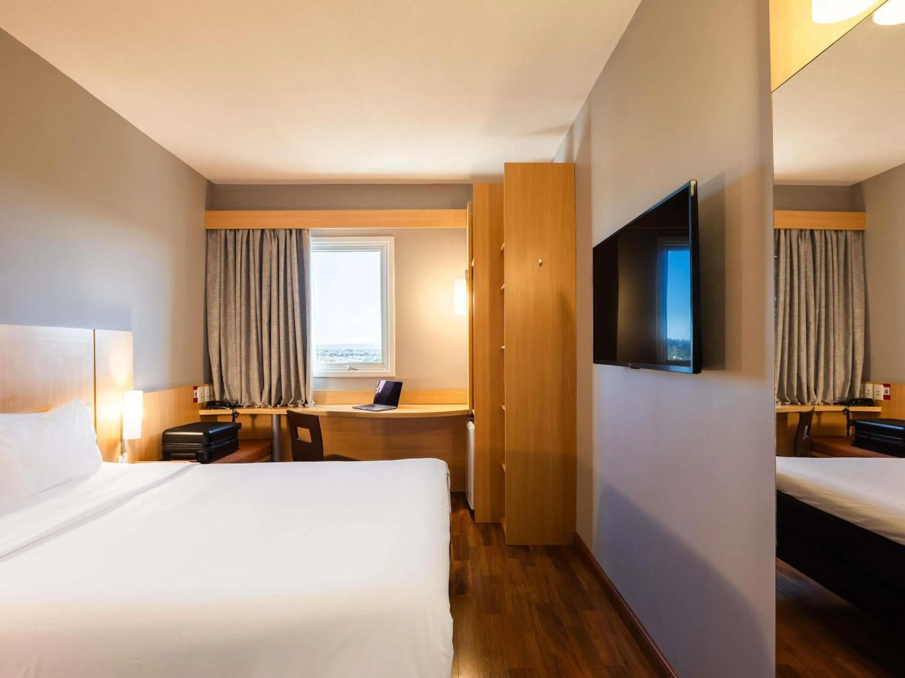 Bedroom, Bed in ibis Ourinhos