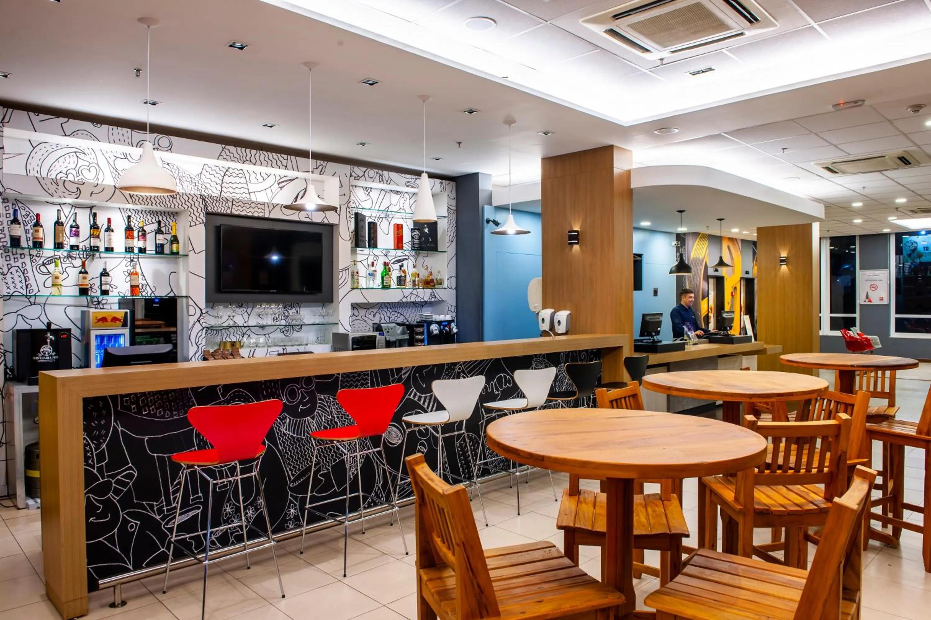 Lounge or bar in ibis Ourinhos