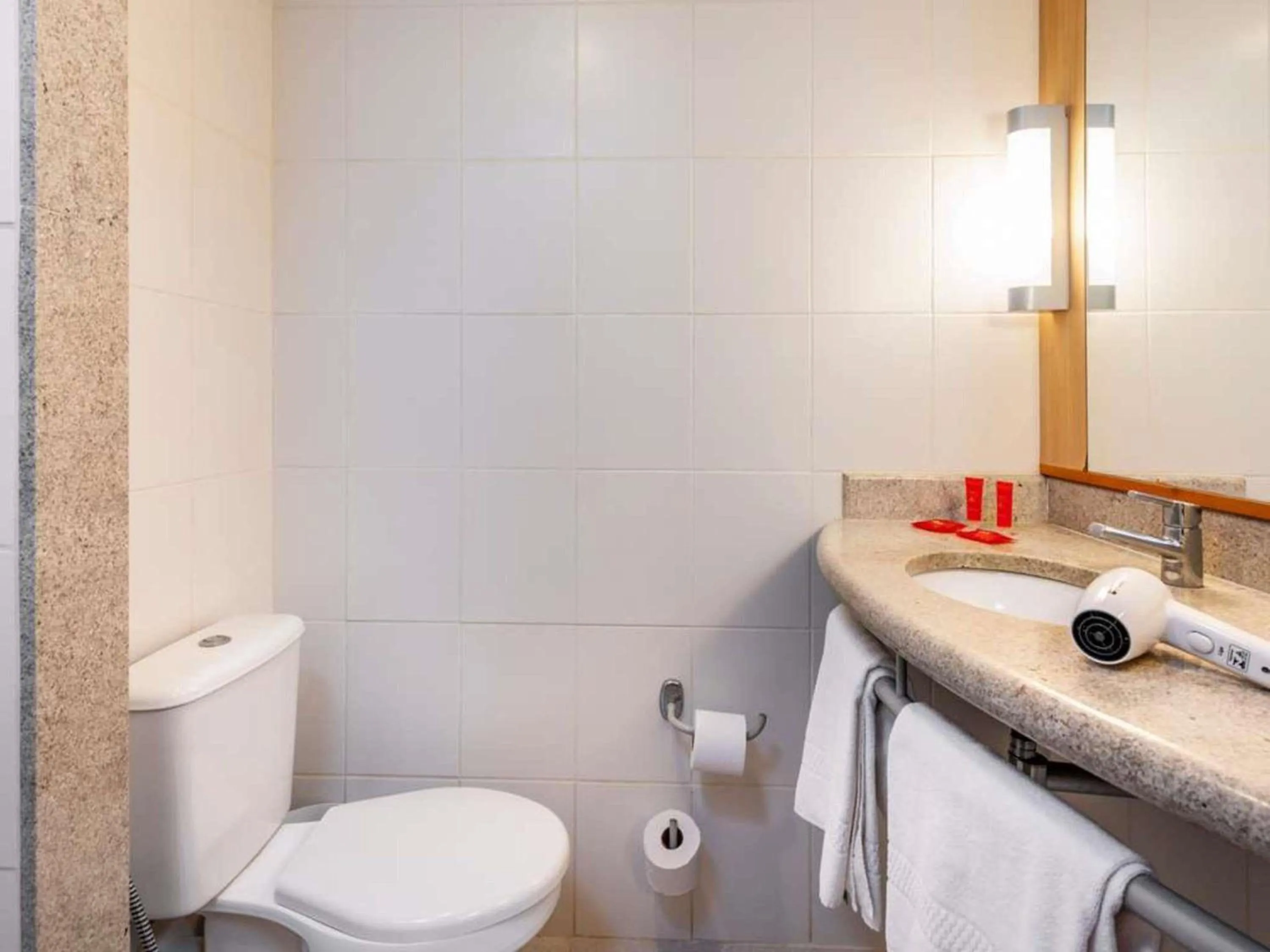 Bedroom in ibis Ourinhos