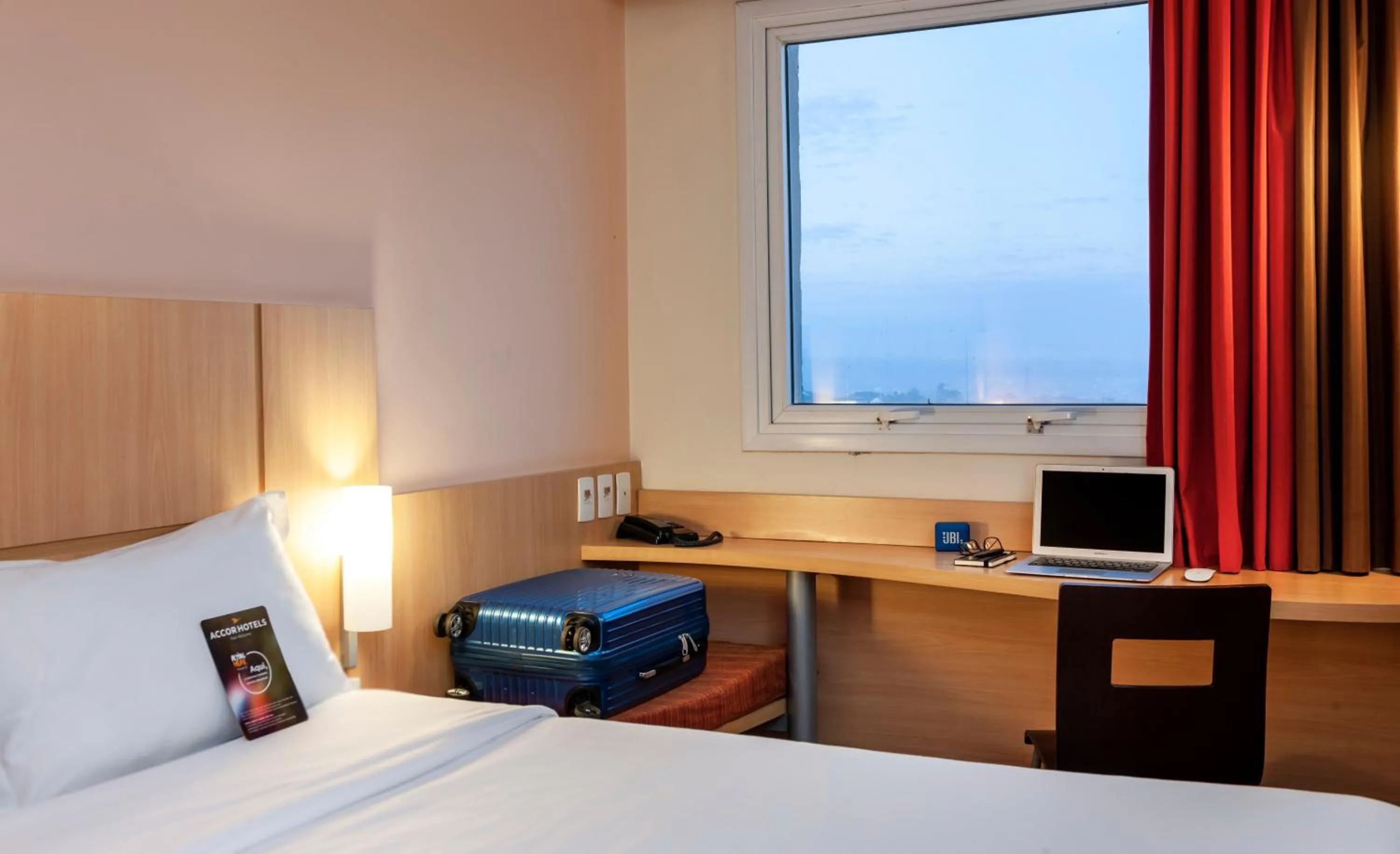 Bedroom, Bed in ibis Ourinhos