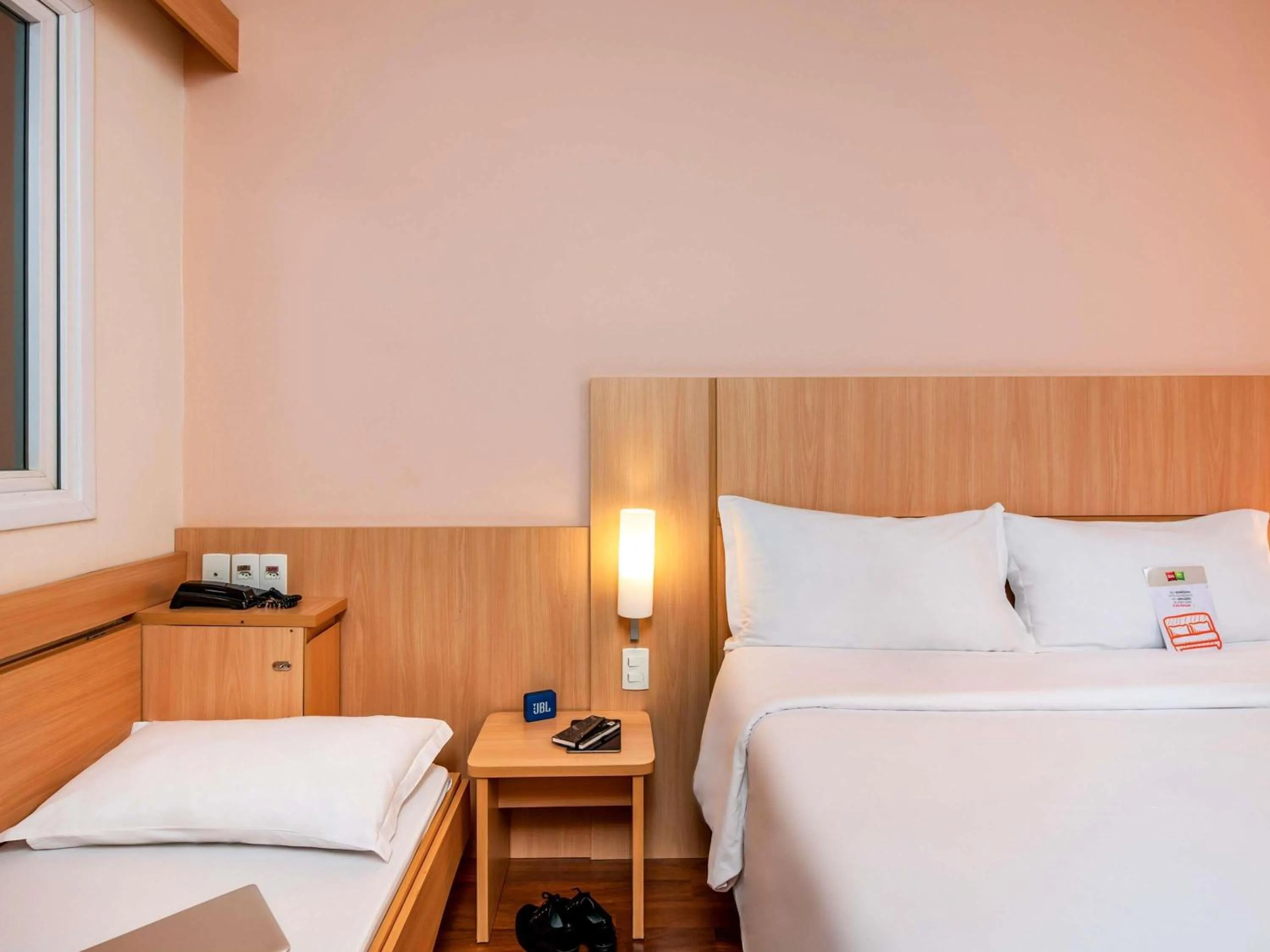 Bedroom, Bed in ibis Ourinhos