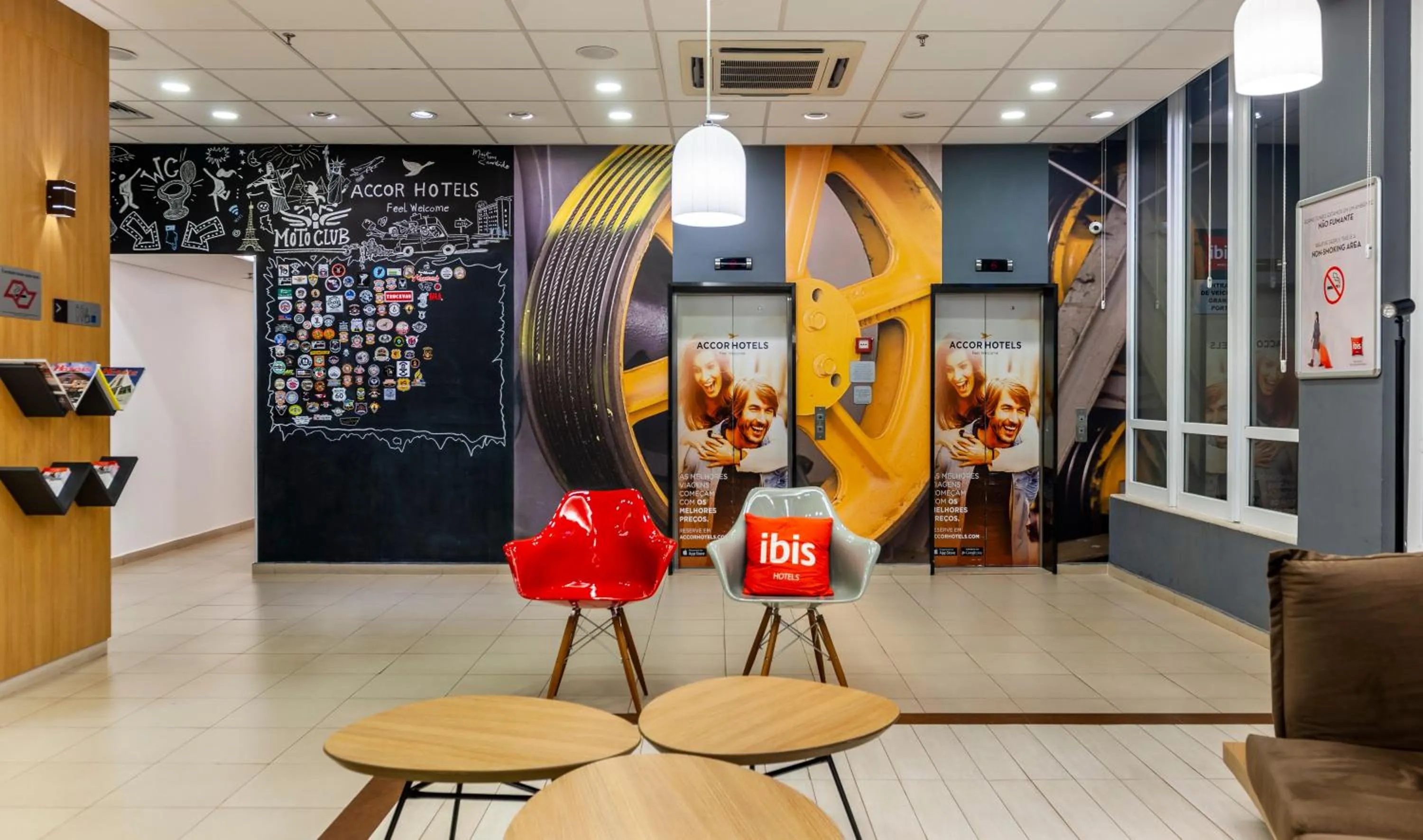 Communal lounge/ TV room in ibis Ourinhos