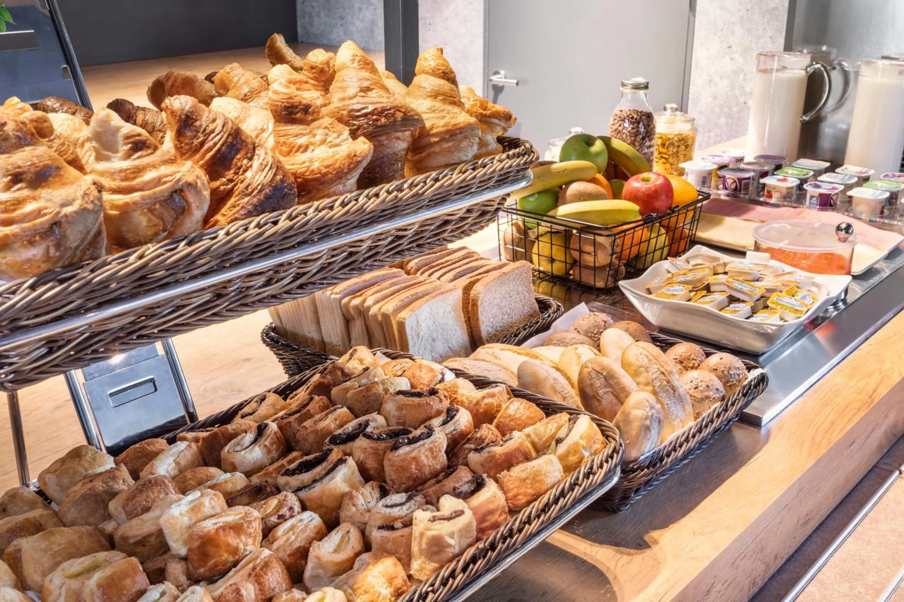 Breakfast in B&B HOTEL Zaragoza Plaza Mozart