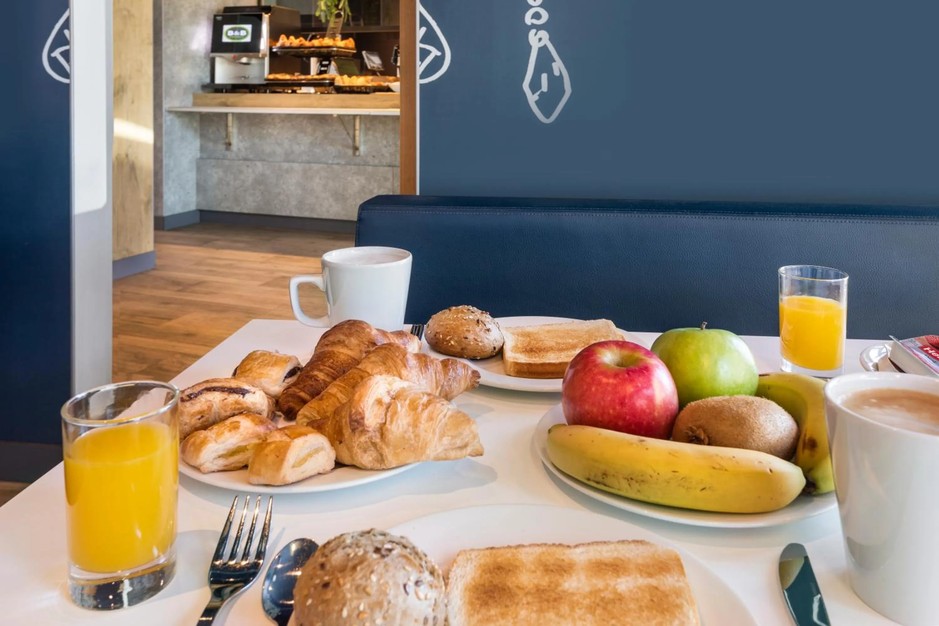 Breakfast in B&B HOTEL Zaragoza Plaza Mozart