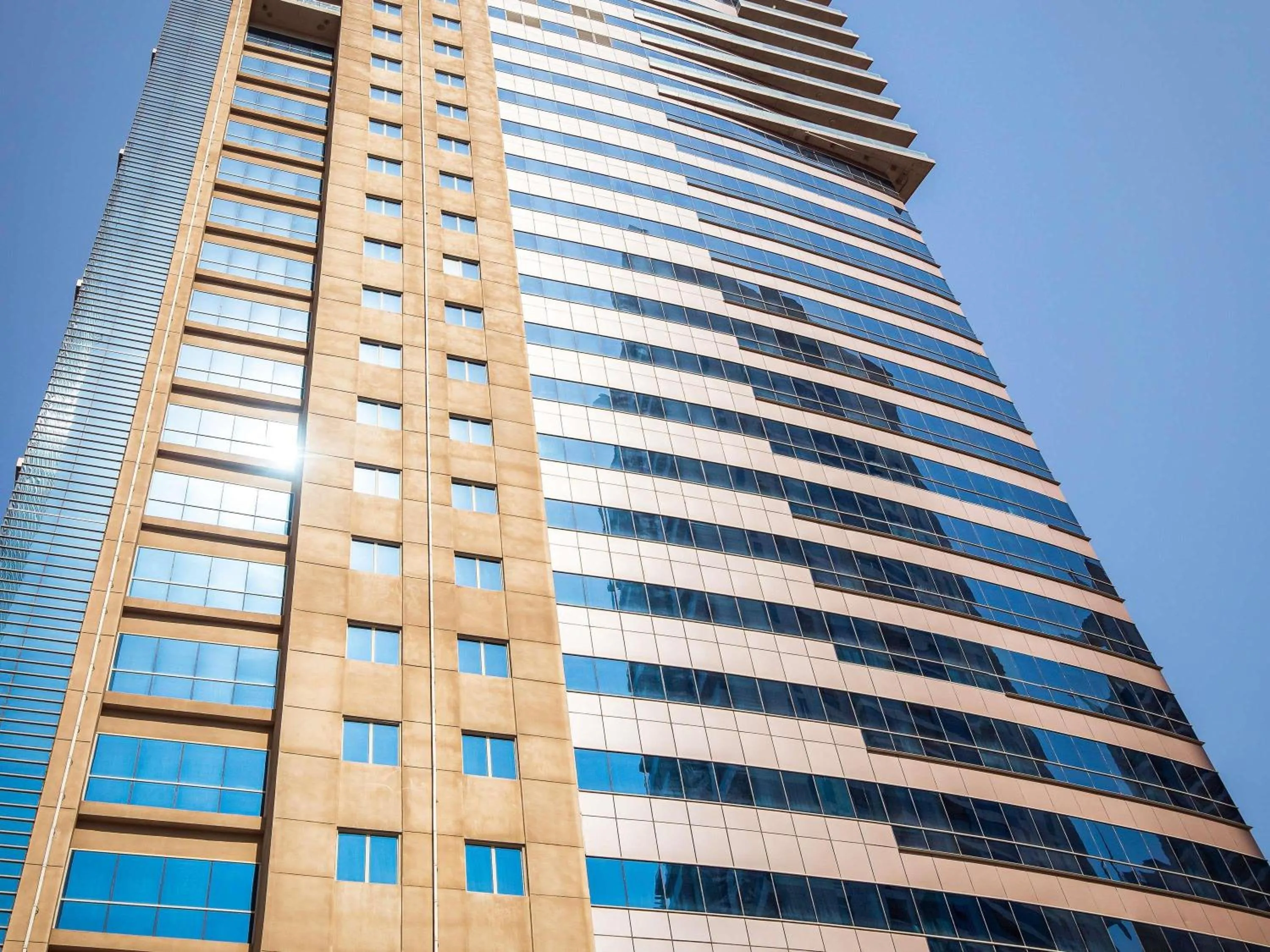 Lounge or bar in Pullman Dubai Jumeirah Lakes Towers