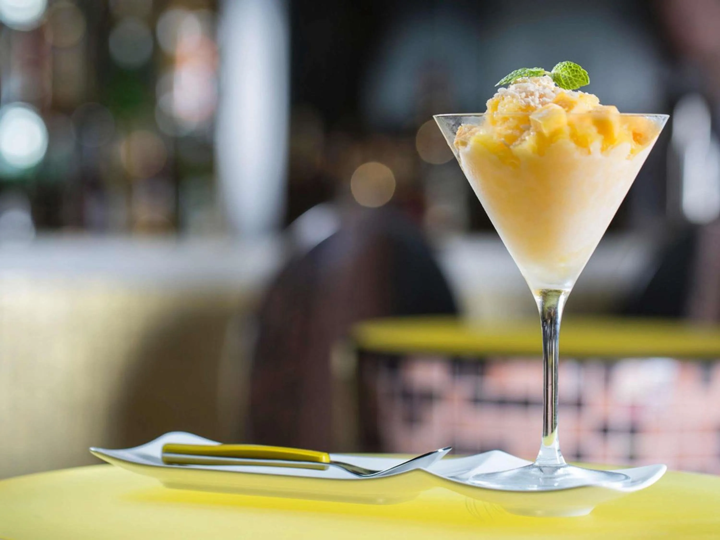 Restaurant/places to eat in Pullman Dubai Jumeirah Lakes Towers