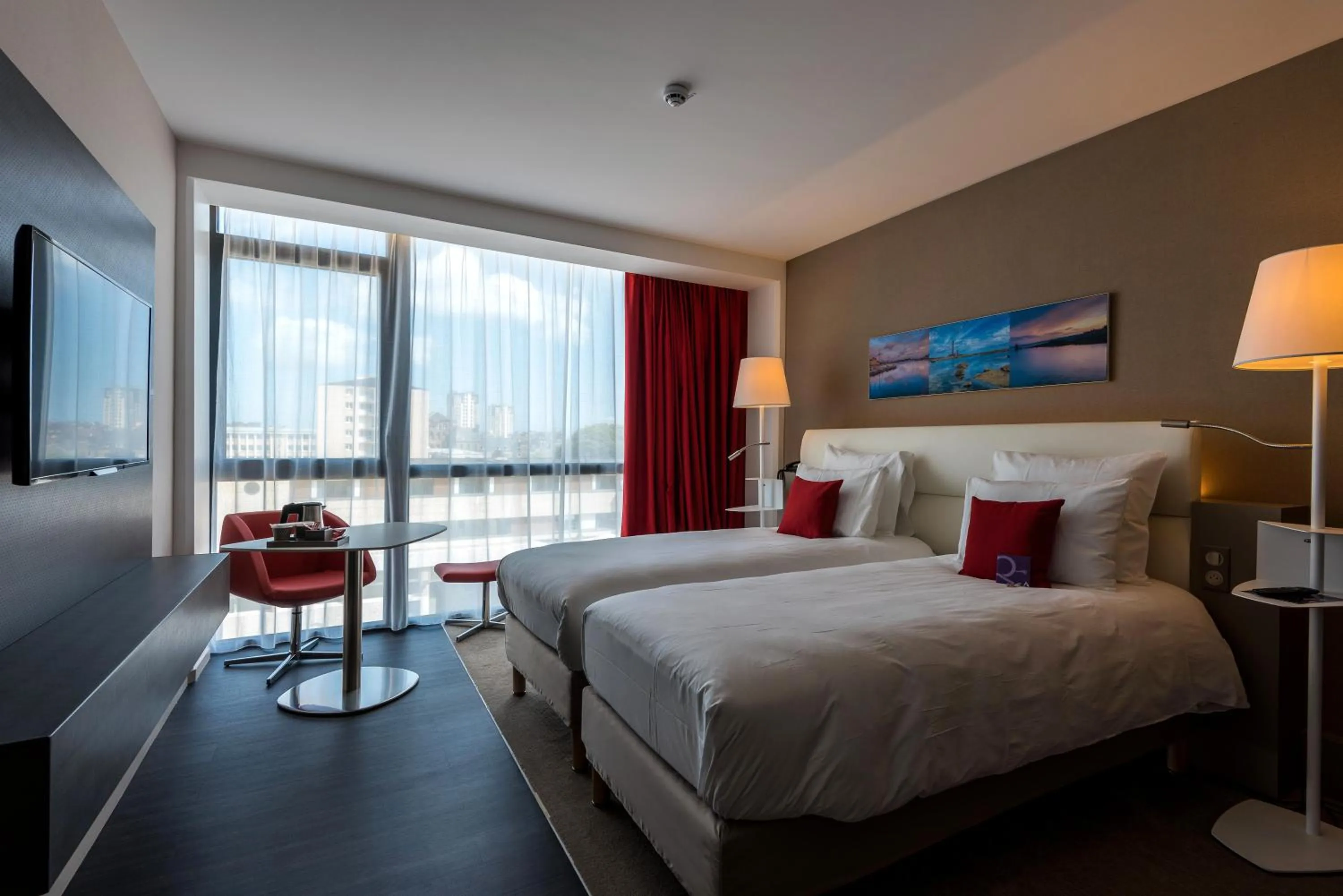 Bedroom, Bed in Mercure Cherbourg Centre Port