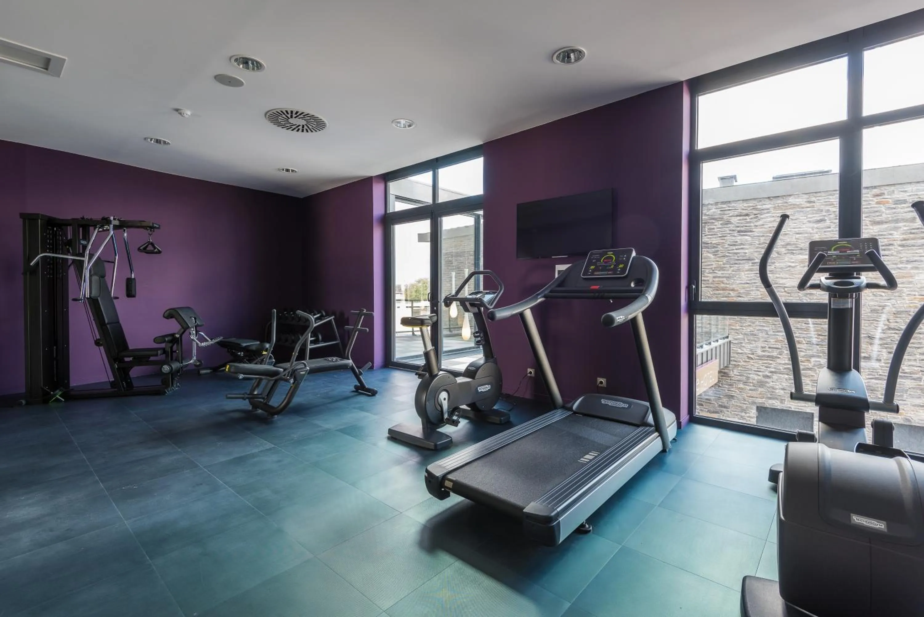 Fitness centre/facilities in Mercure Cherbourg Centre Port