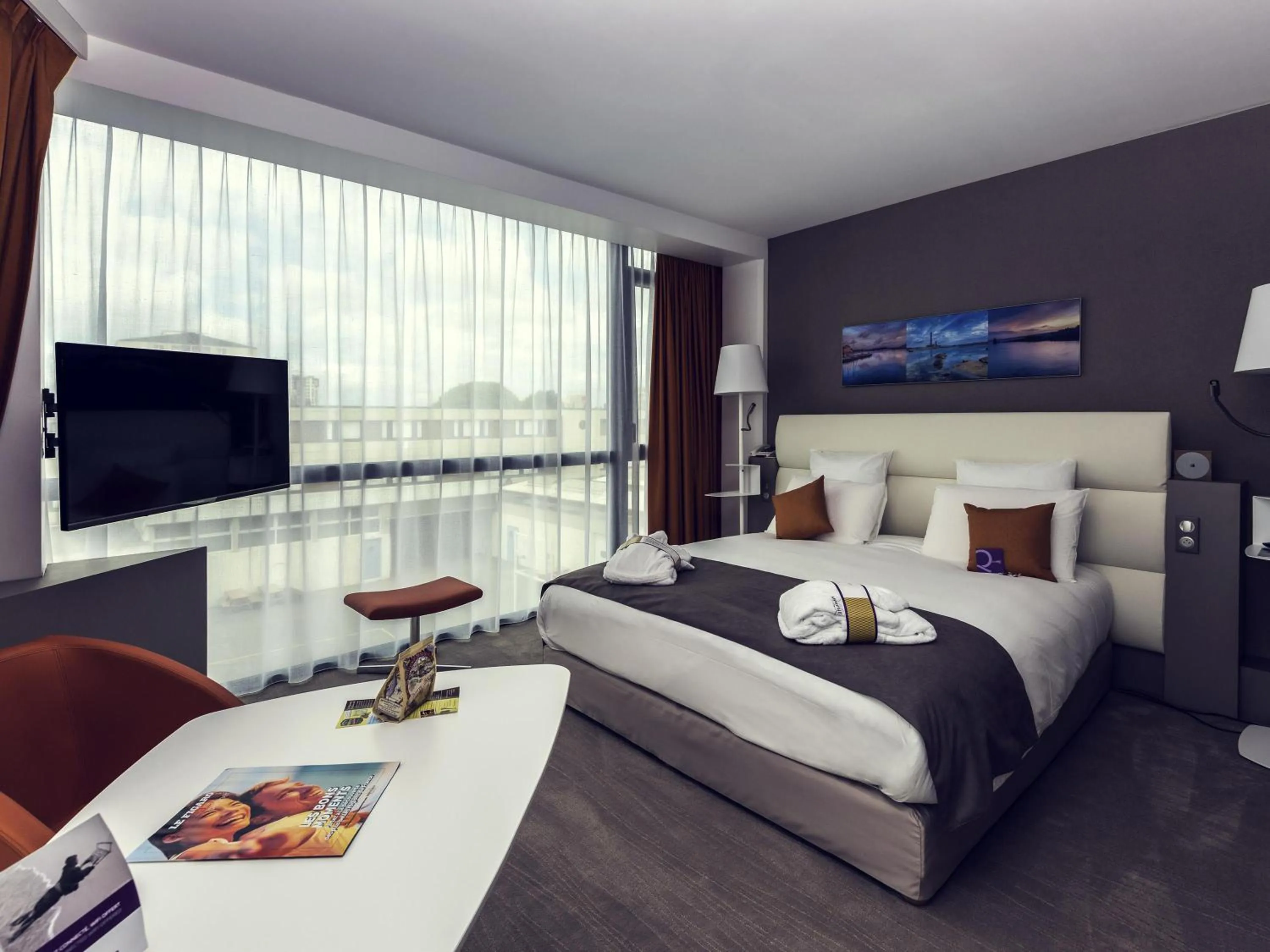 Bedroom, Bed in Mercure Cherbourg Centre Port