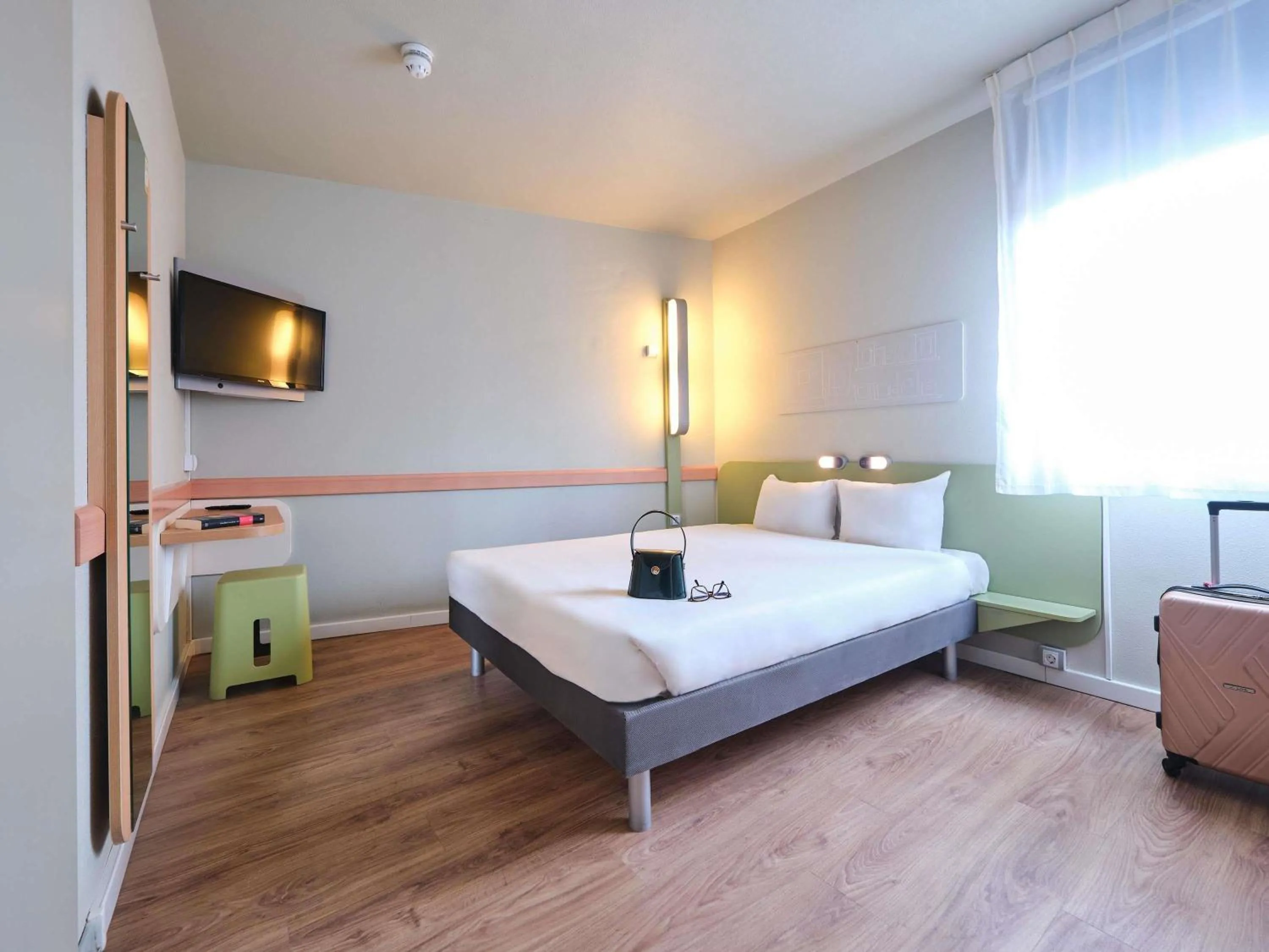Bedroom, Bed in Ibis Budget Madrid Calle 30