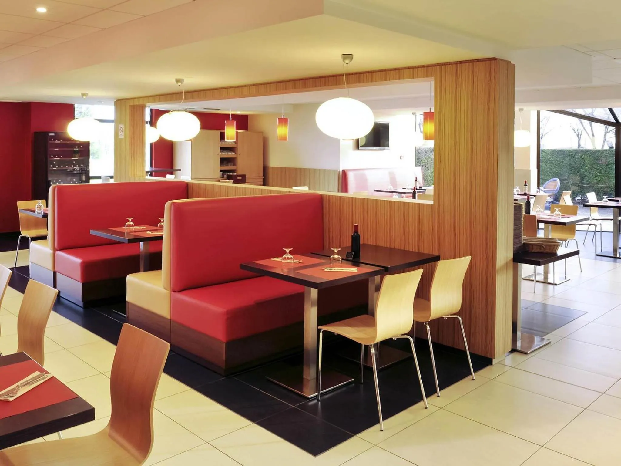 Restaurant/places to eat in ibis Saintes