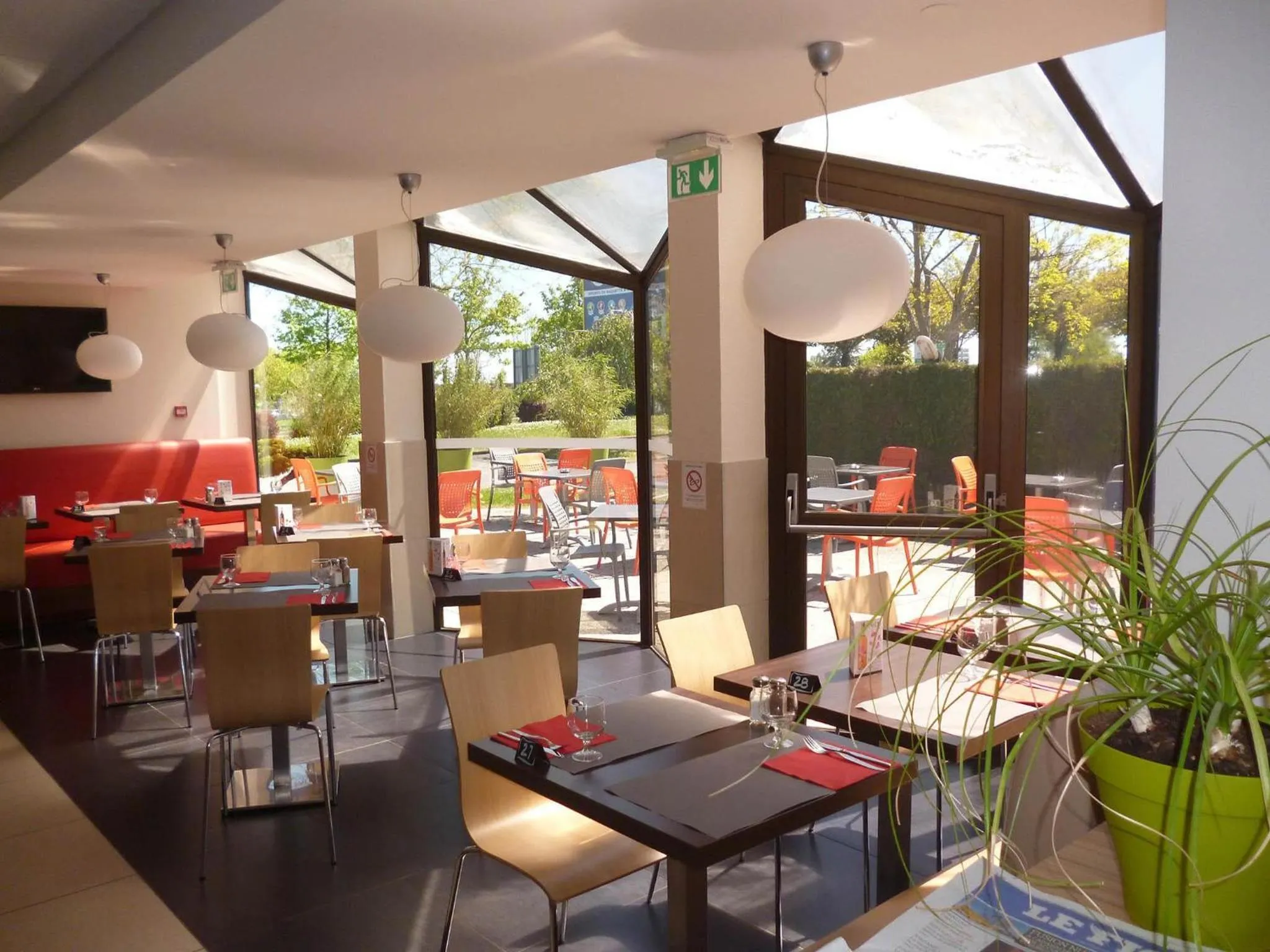 Restaurant/places to eat in ibis Saintes