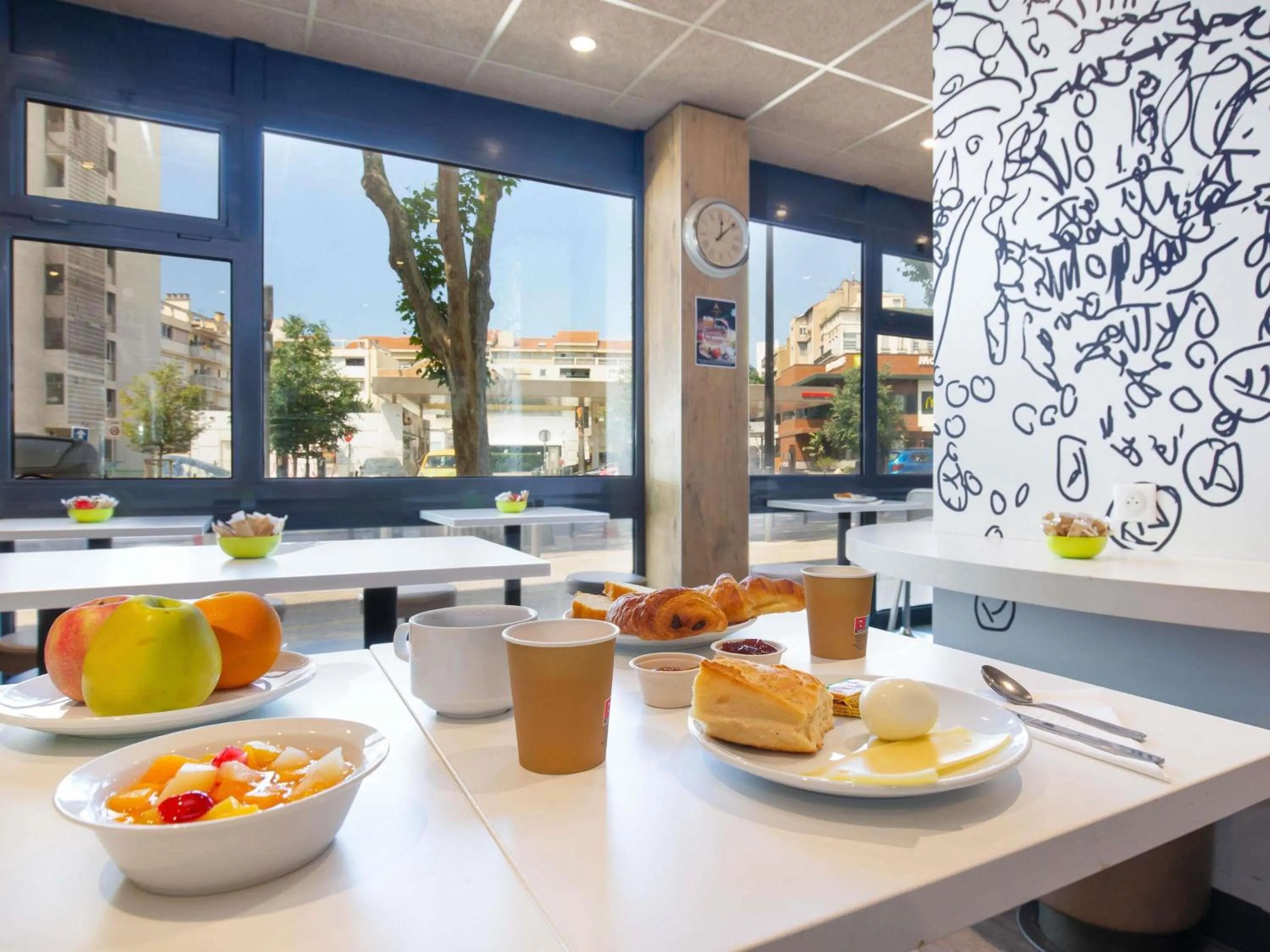 Property building in Ibis Budget Marseille Timone