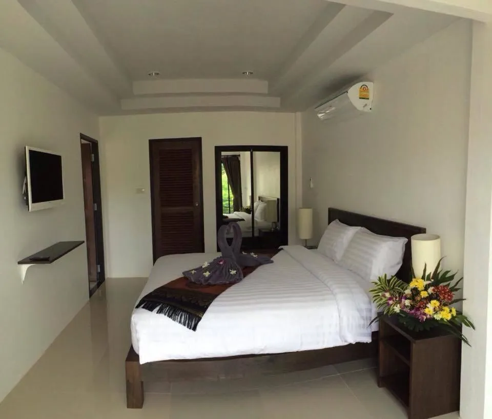 Photo of the whole room, Bed in The Seashore Kamala Service Apartment