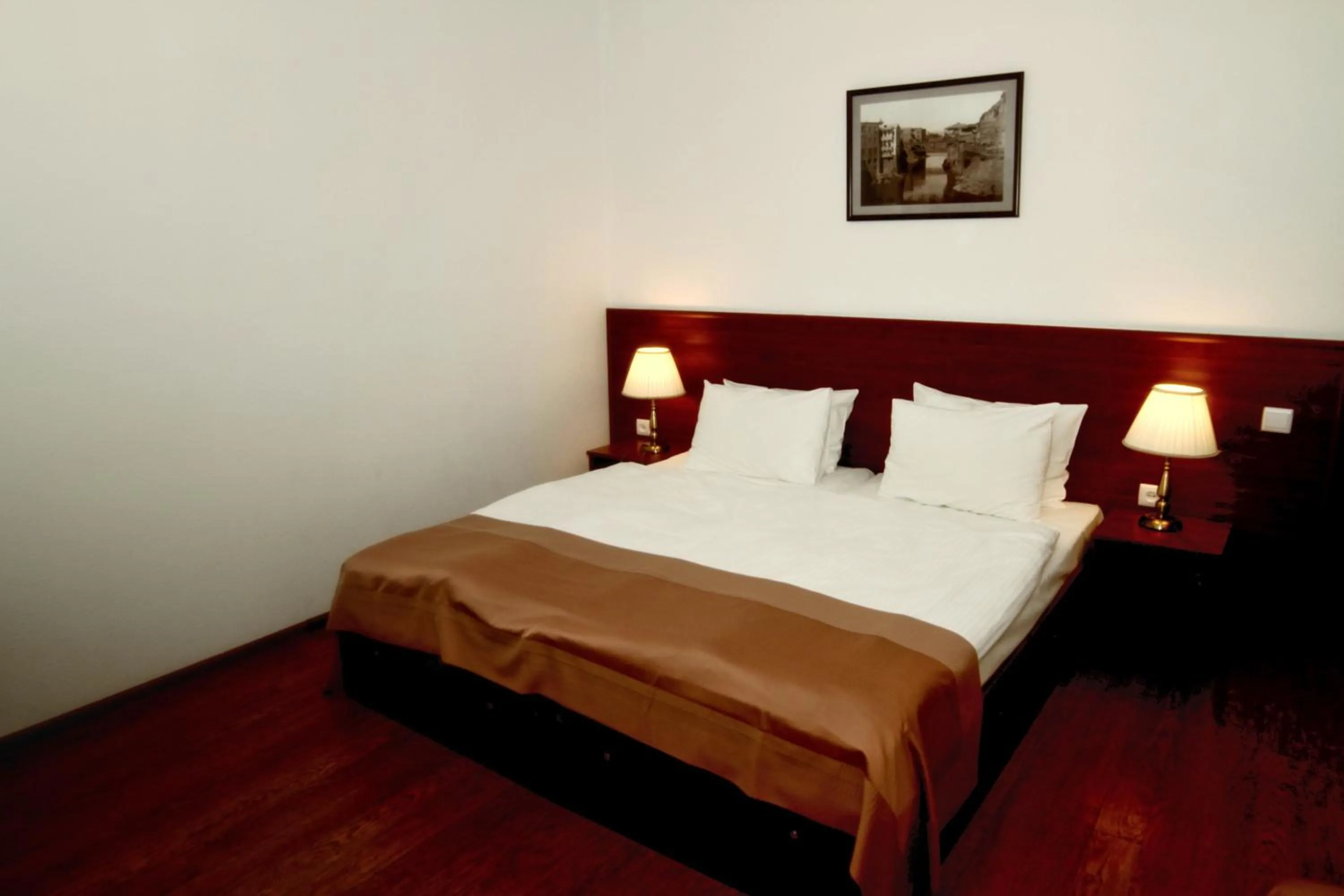 Shower, Bed in Hotel Club-2100