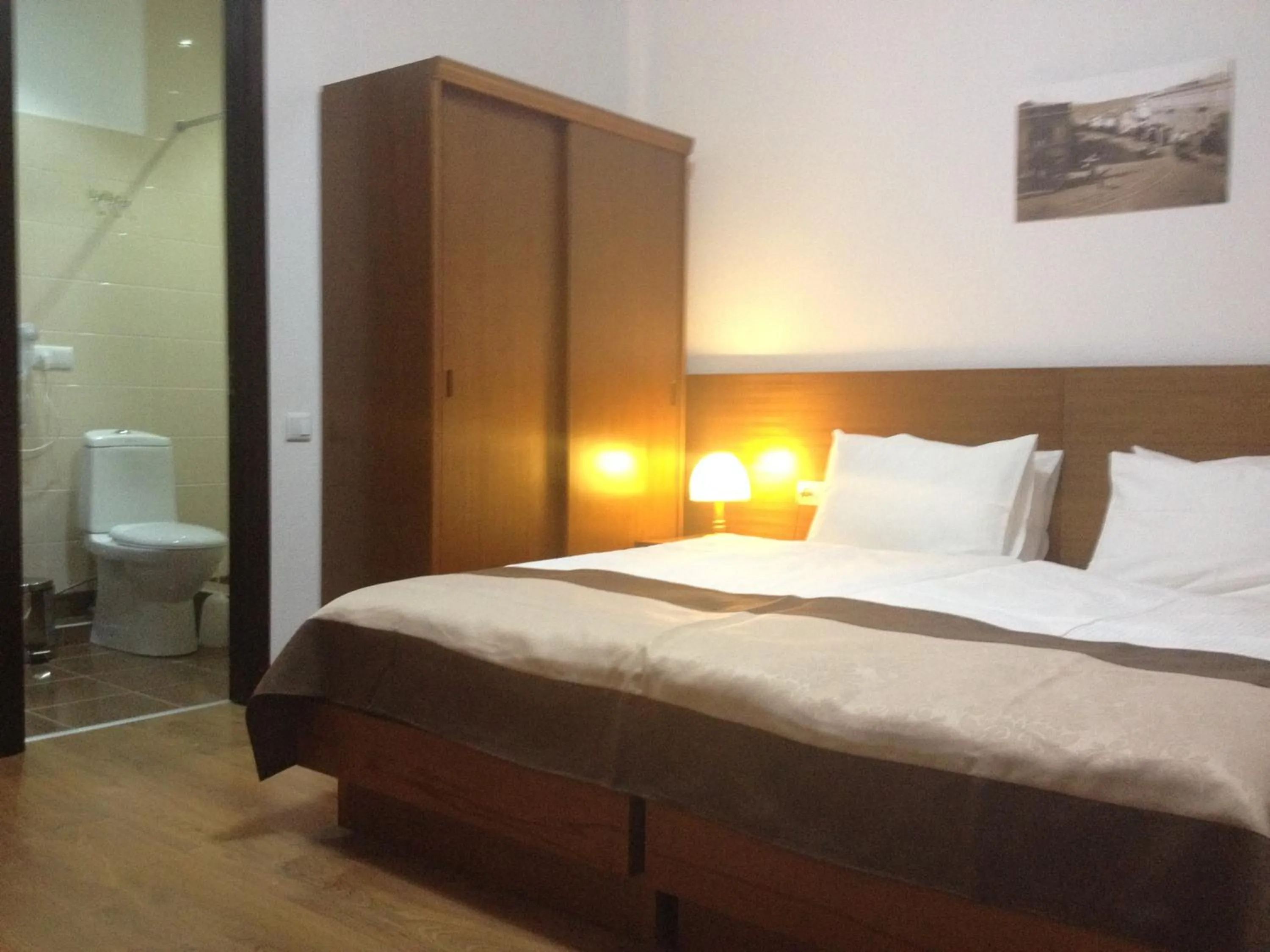 Bedroom, Bed in Hotel Club-2100