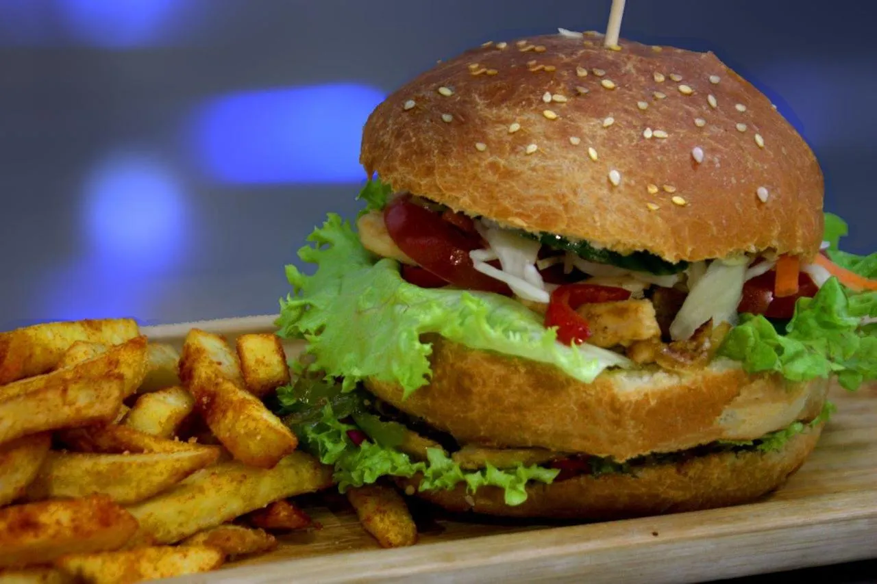 Food in Hotel Club-2100