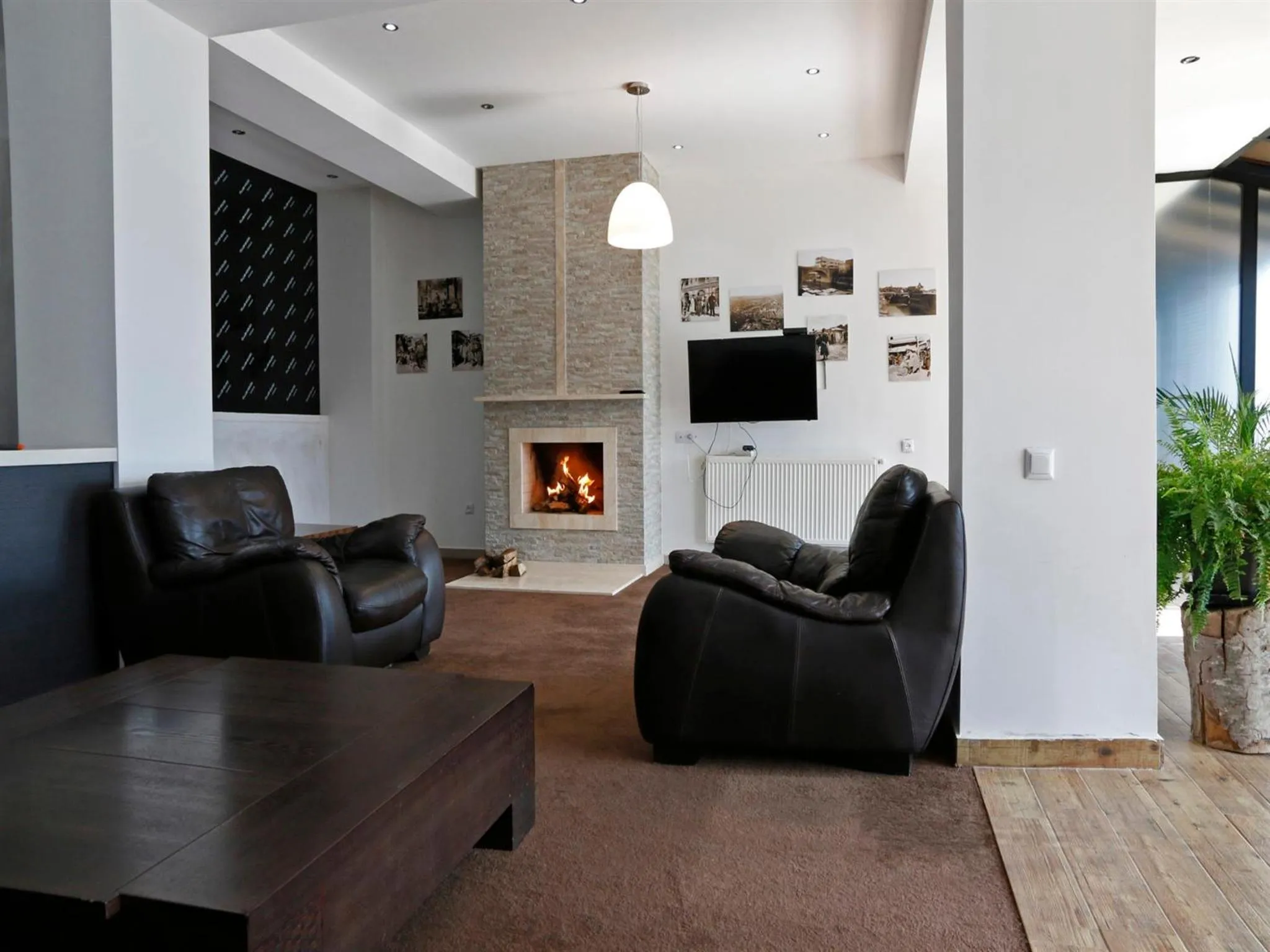 Seating area in Hotel Club-2100