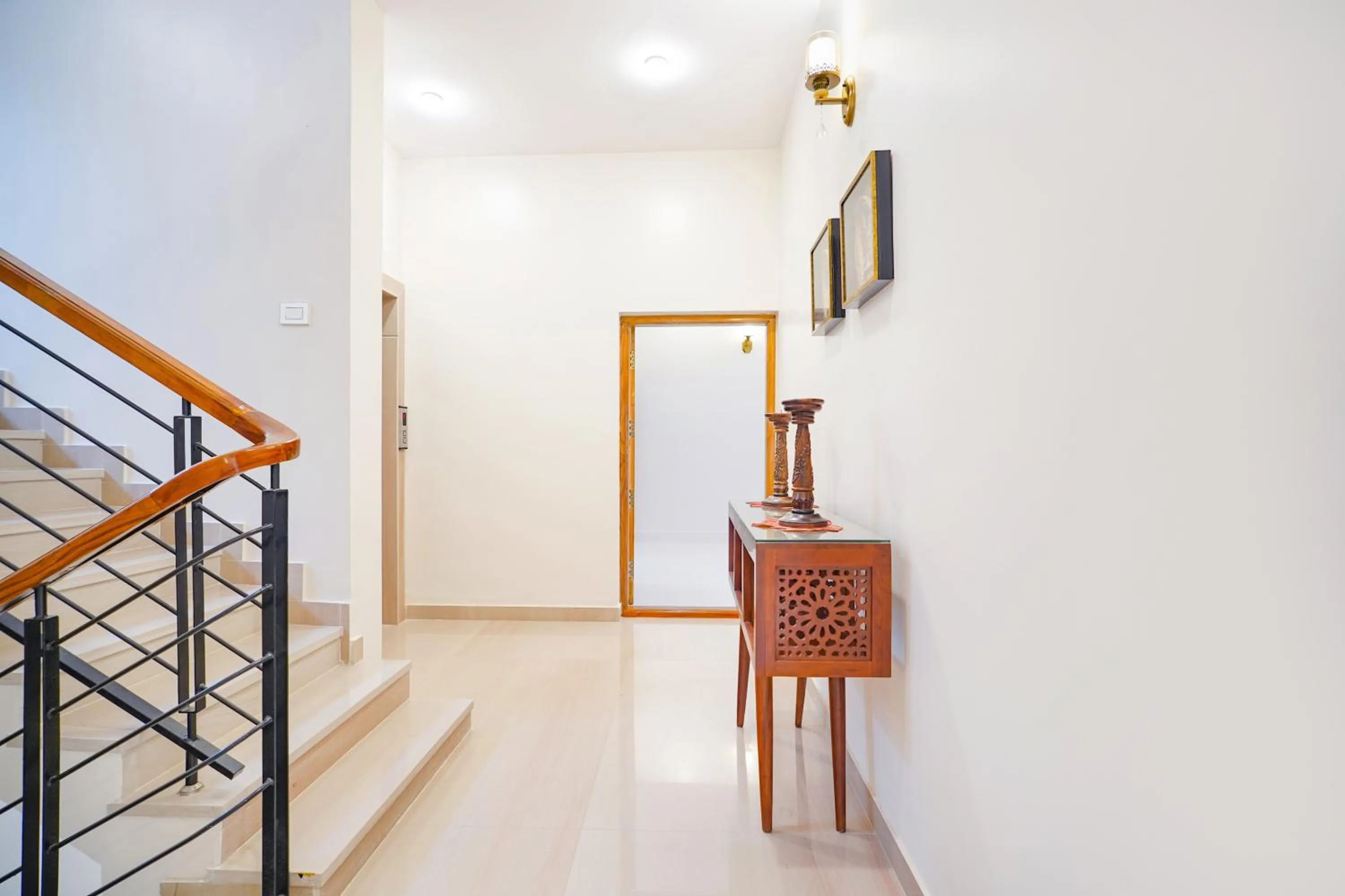 Lobby or reception in FabHotel Bougainvillea Suites - Horamavu