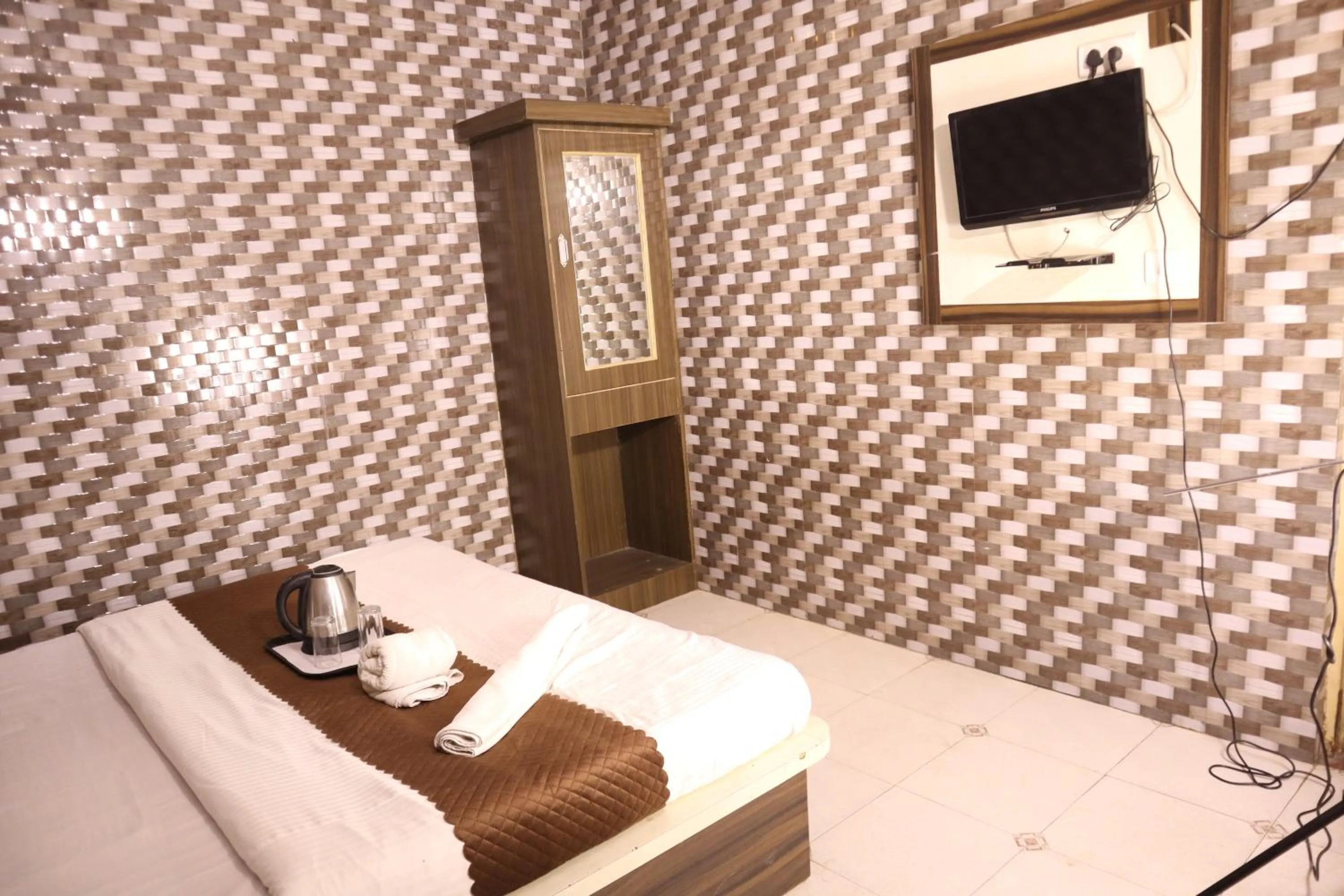 wardrobe, Bed in PR Palace