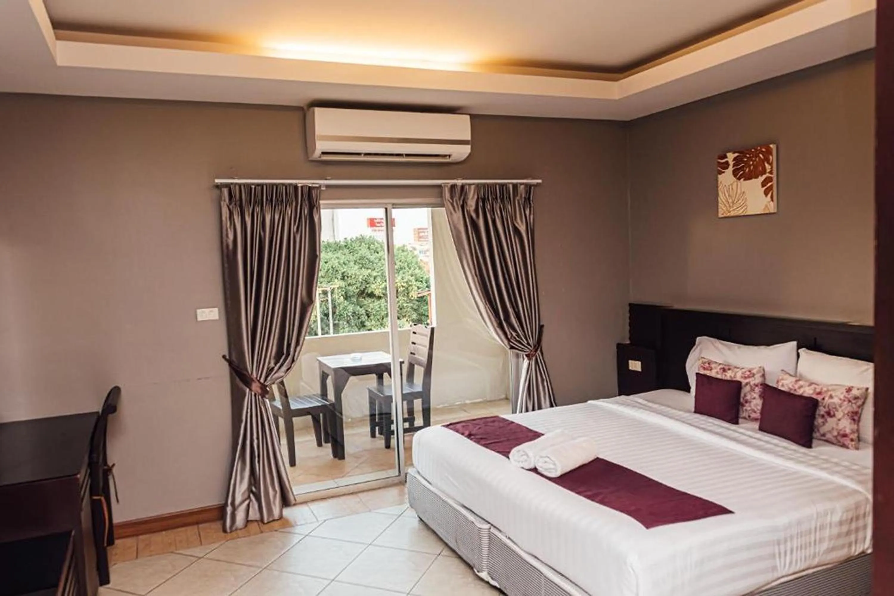 Bed in Gazebo Resort Pattaya