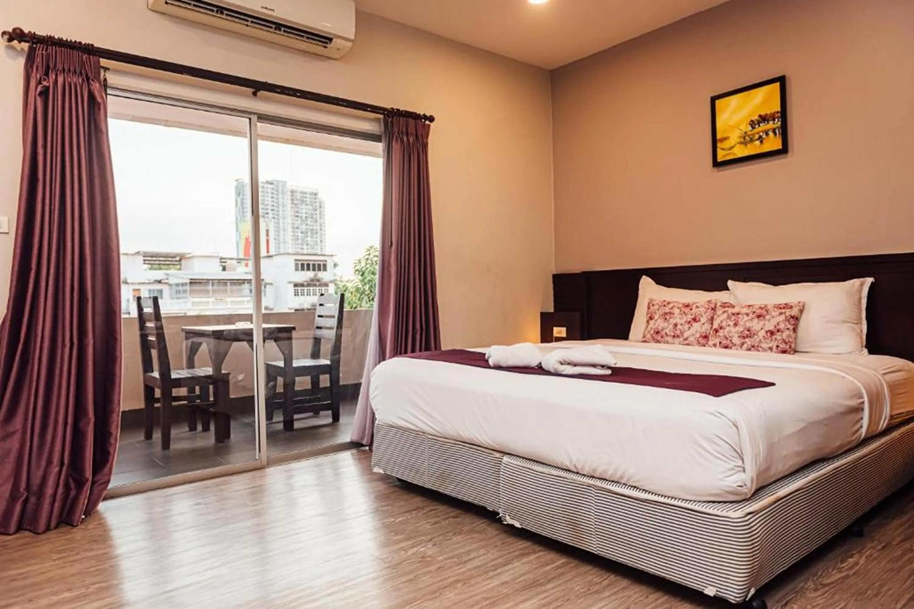 Bed in Gazebo Resort Pattaya