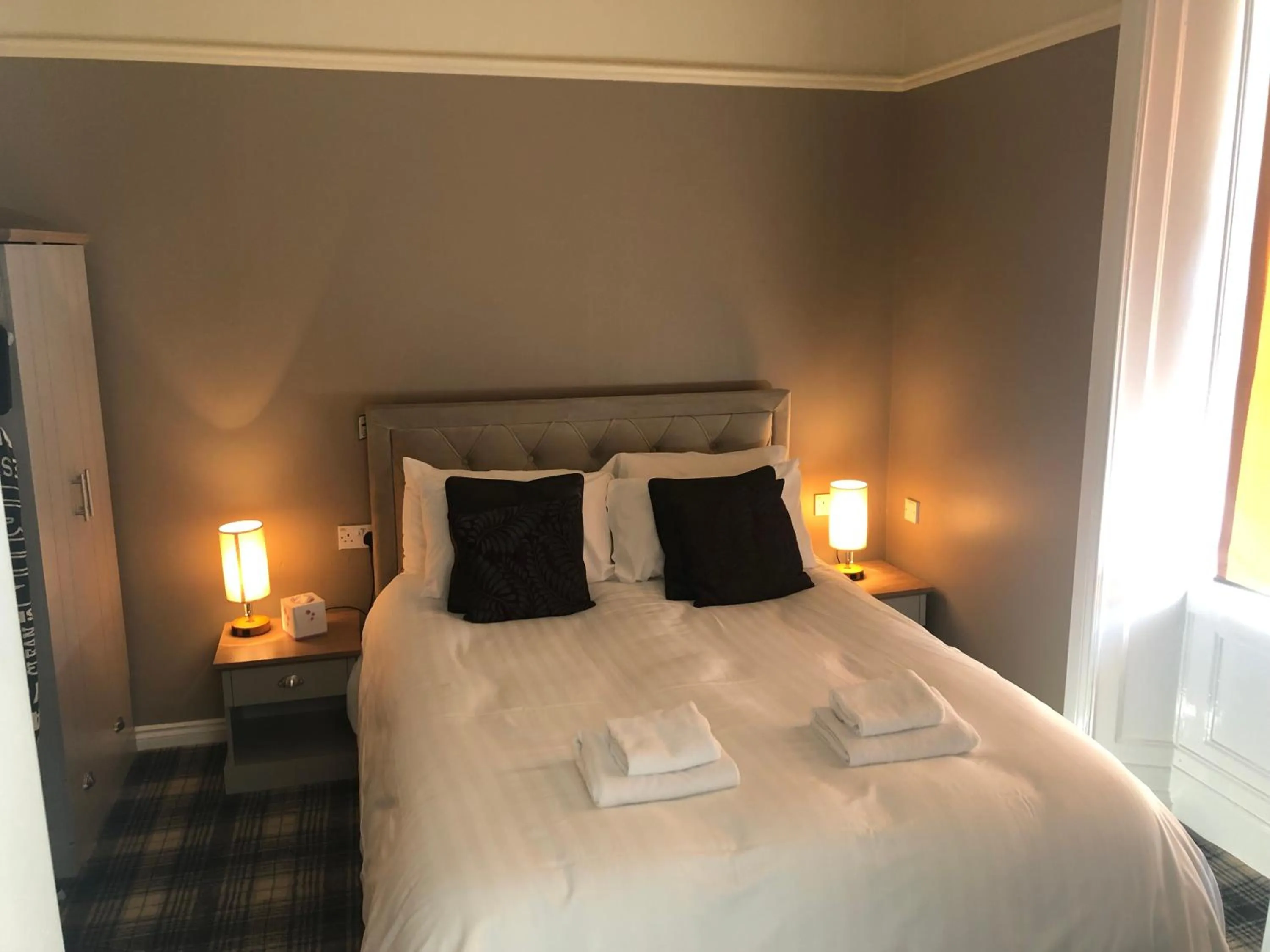 Bed in The Spinnaker Hotel