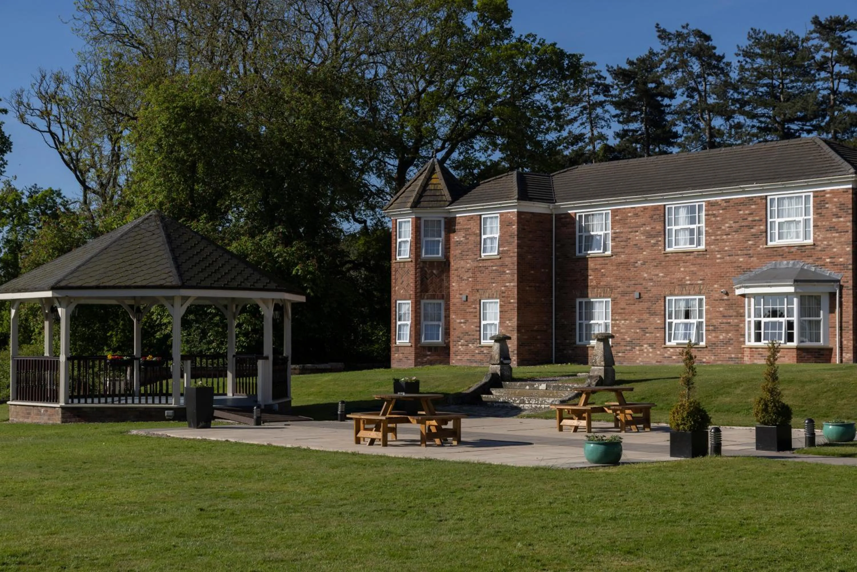 Garden in Best Western Plus Kenwick Park Hotel