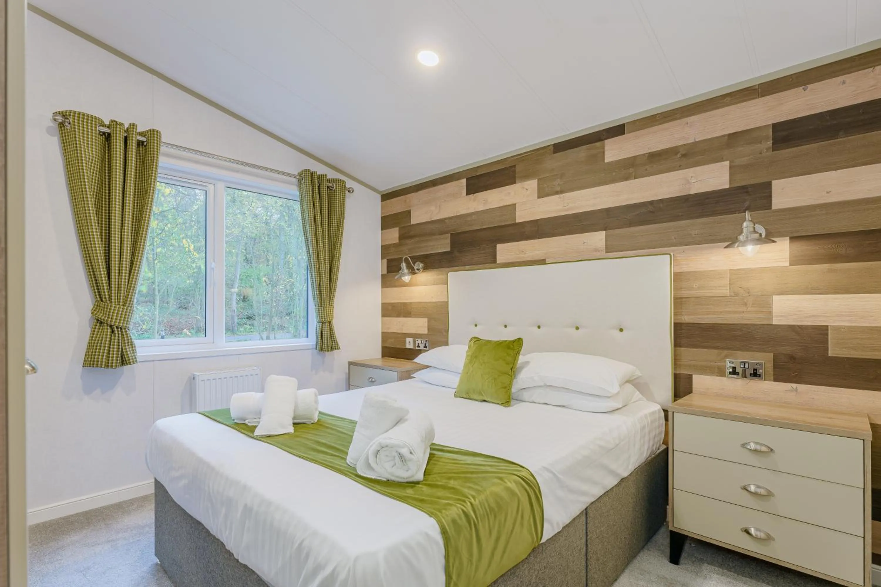 Bed in Best Western Plus Kenwick Park Hotel