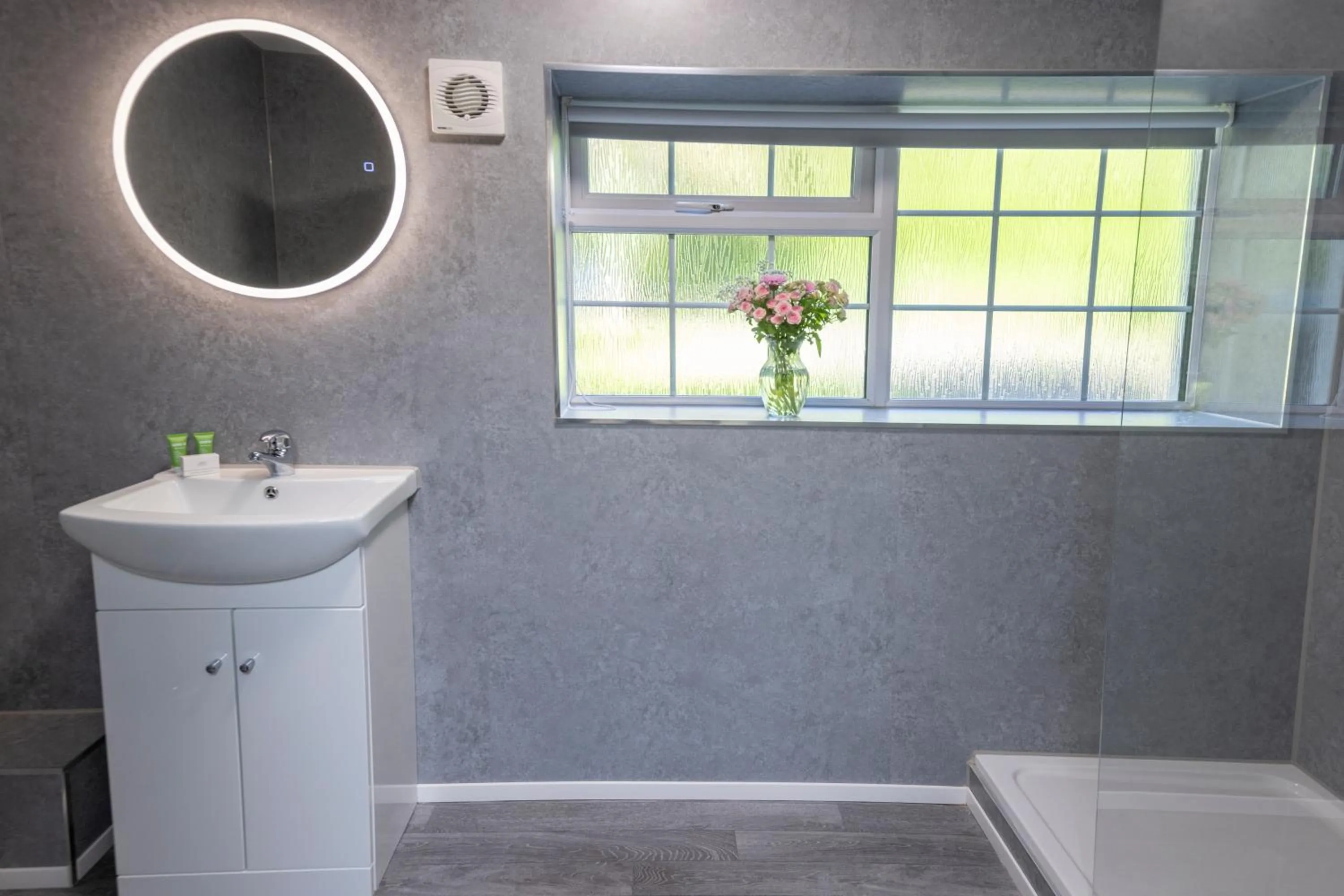 Bathroom in Best Western Plus Kenwick Park Hotel