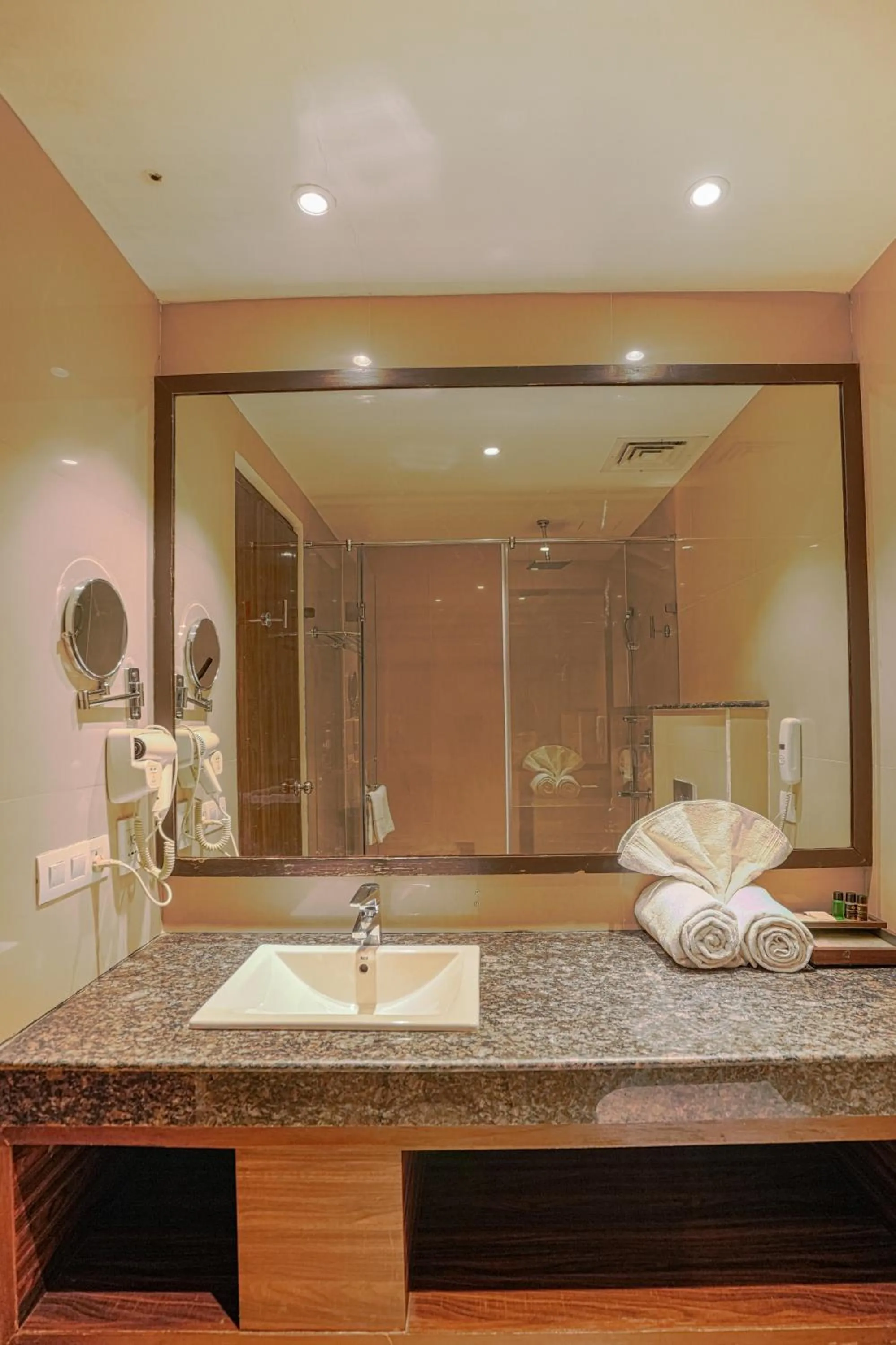 Bathroom in Aatmayog Luxury Manor By Blueko Hotels