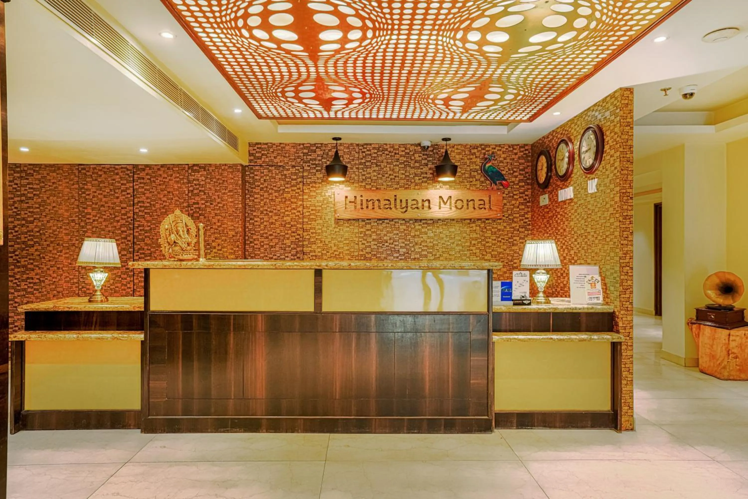 Lobby or reception in Aatmayog Luxury Manor By Blueko Hotels