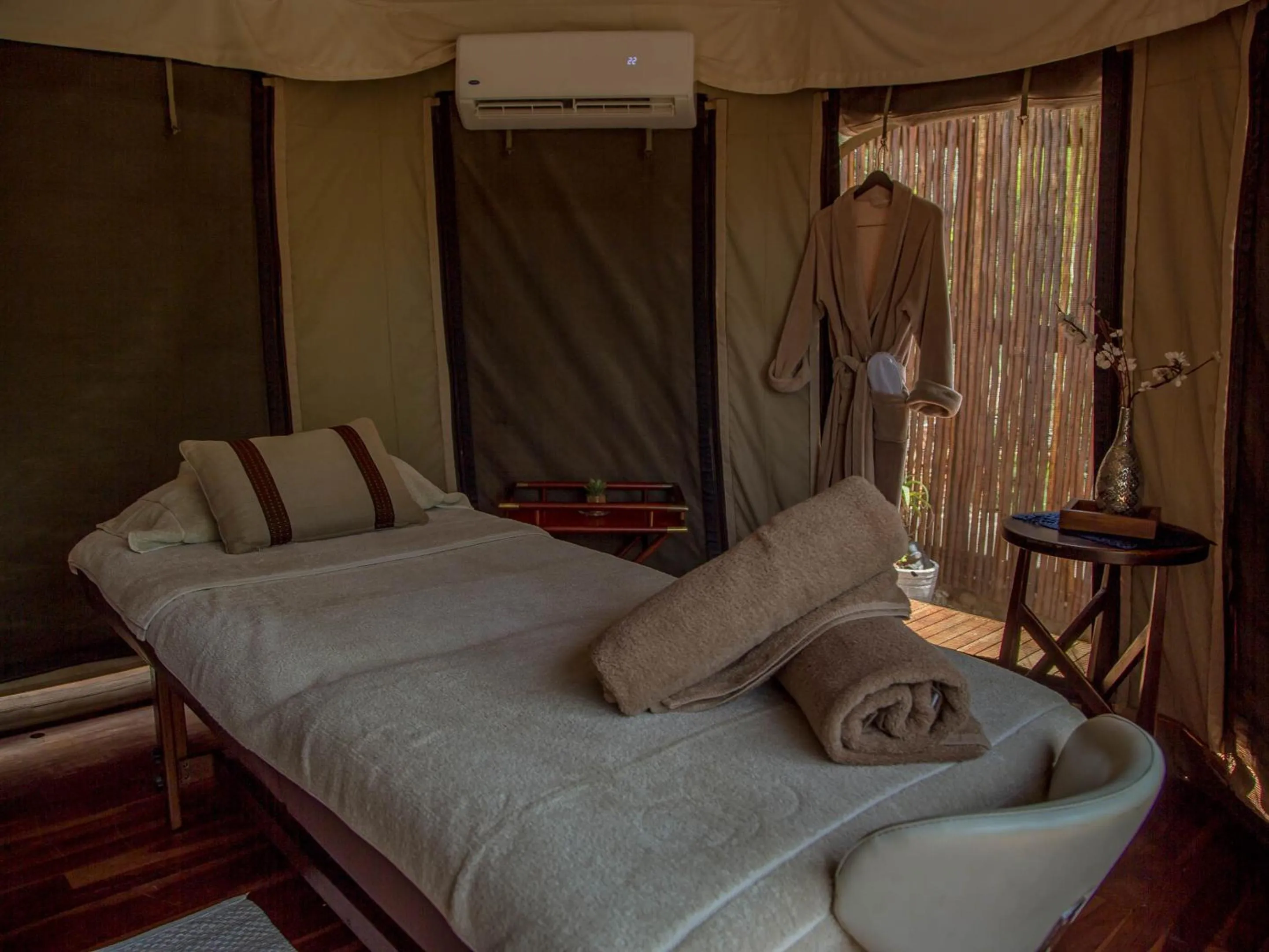 Massage, Bed in Nkomazi Game Reserve by NEWMARK