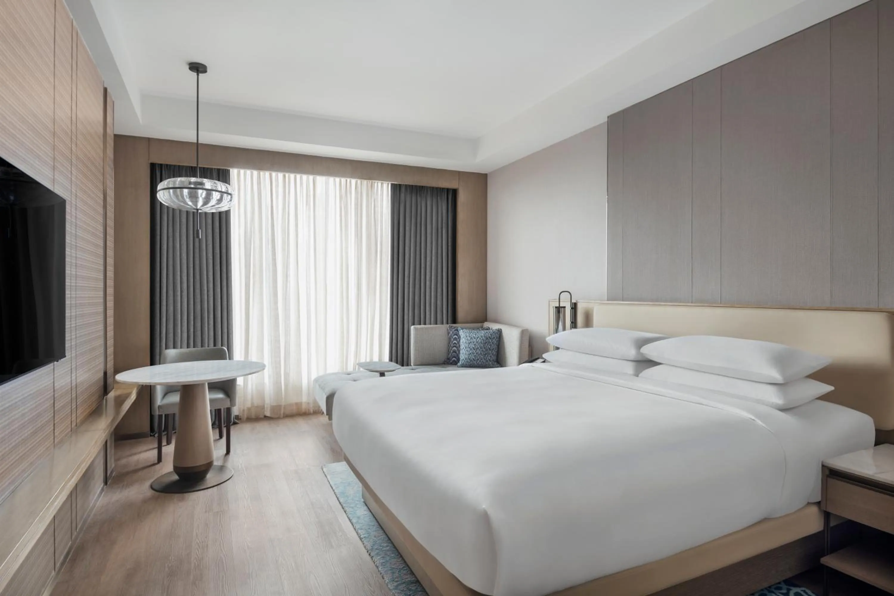 Bed in Navi Mumbai Marriott