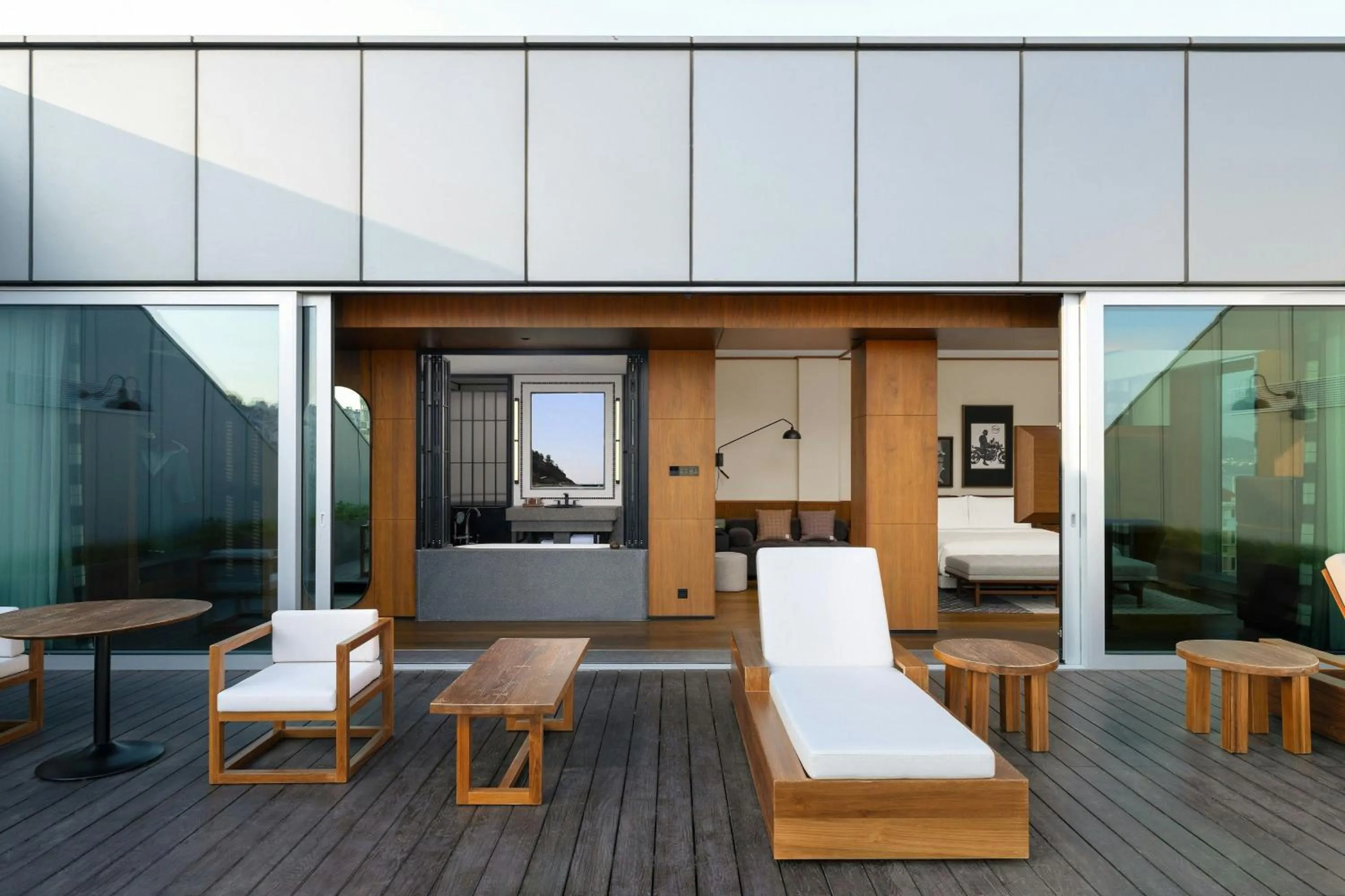 Photo of the whole room, Bed in Flow and Co. Qingdao, Autograph Collection