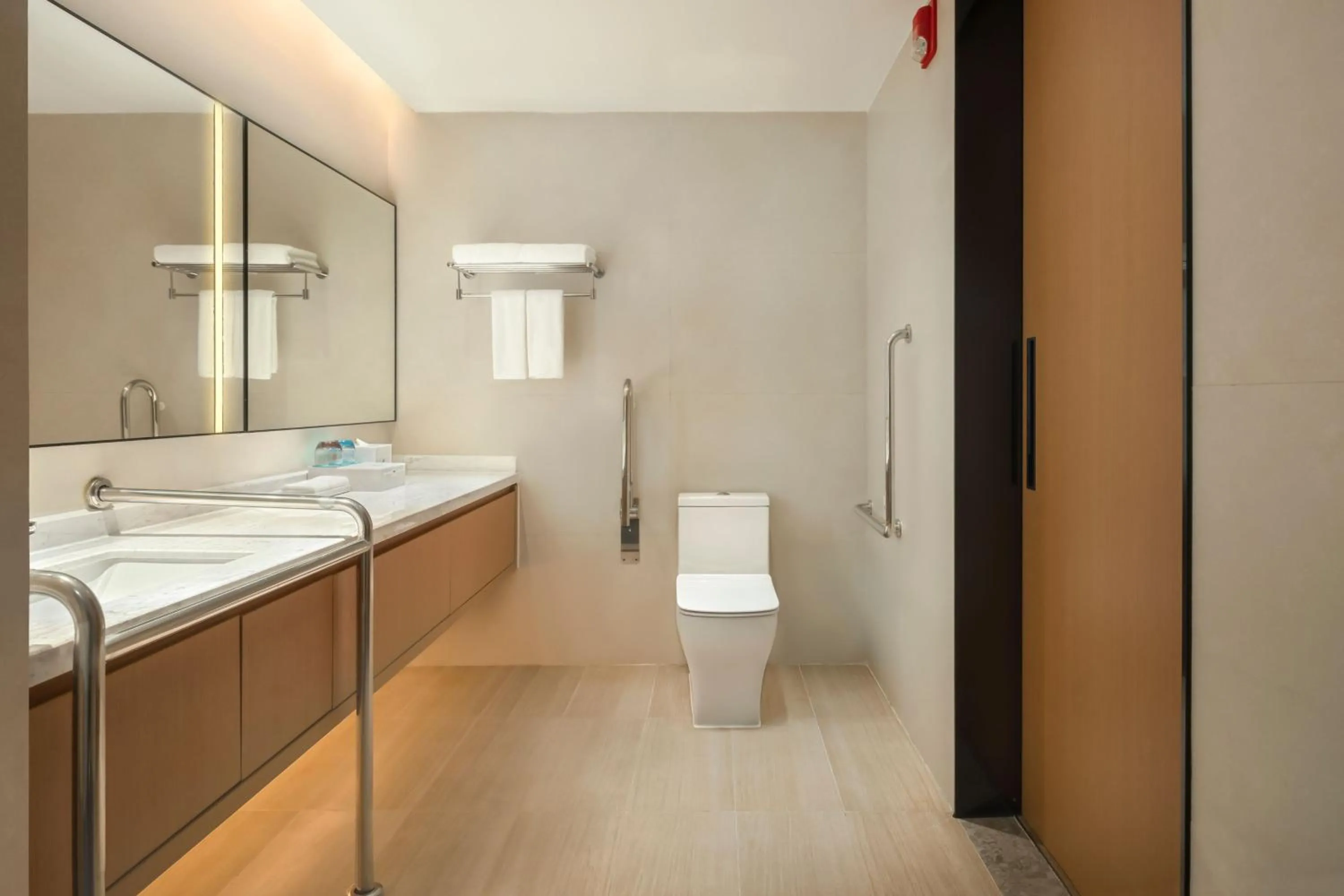 Photo of the whole room in Element Yangjiang Hailing Island