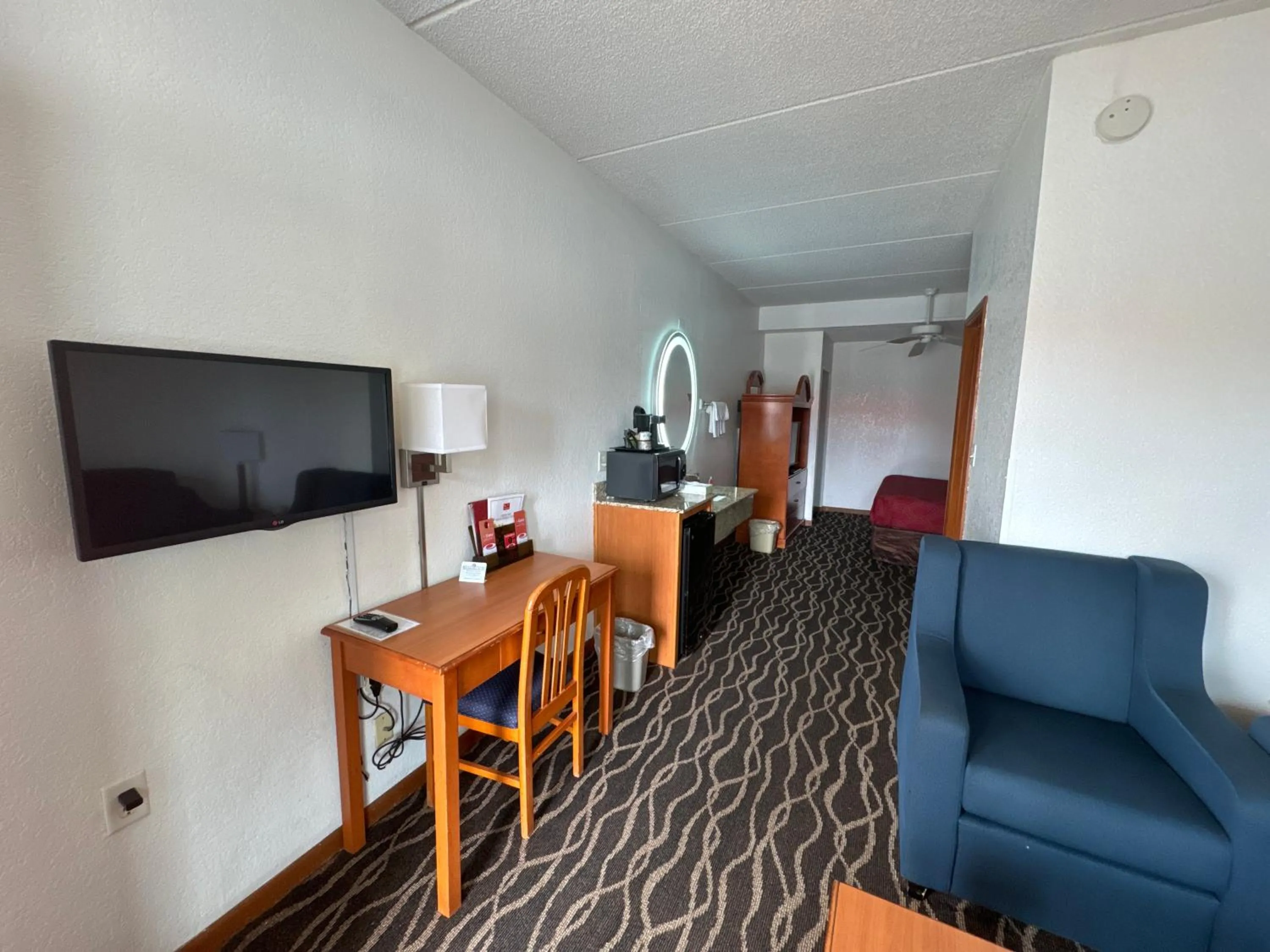 Econolodge inn & suites
