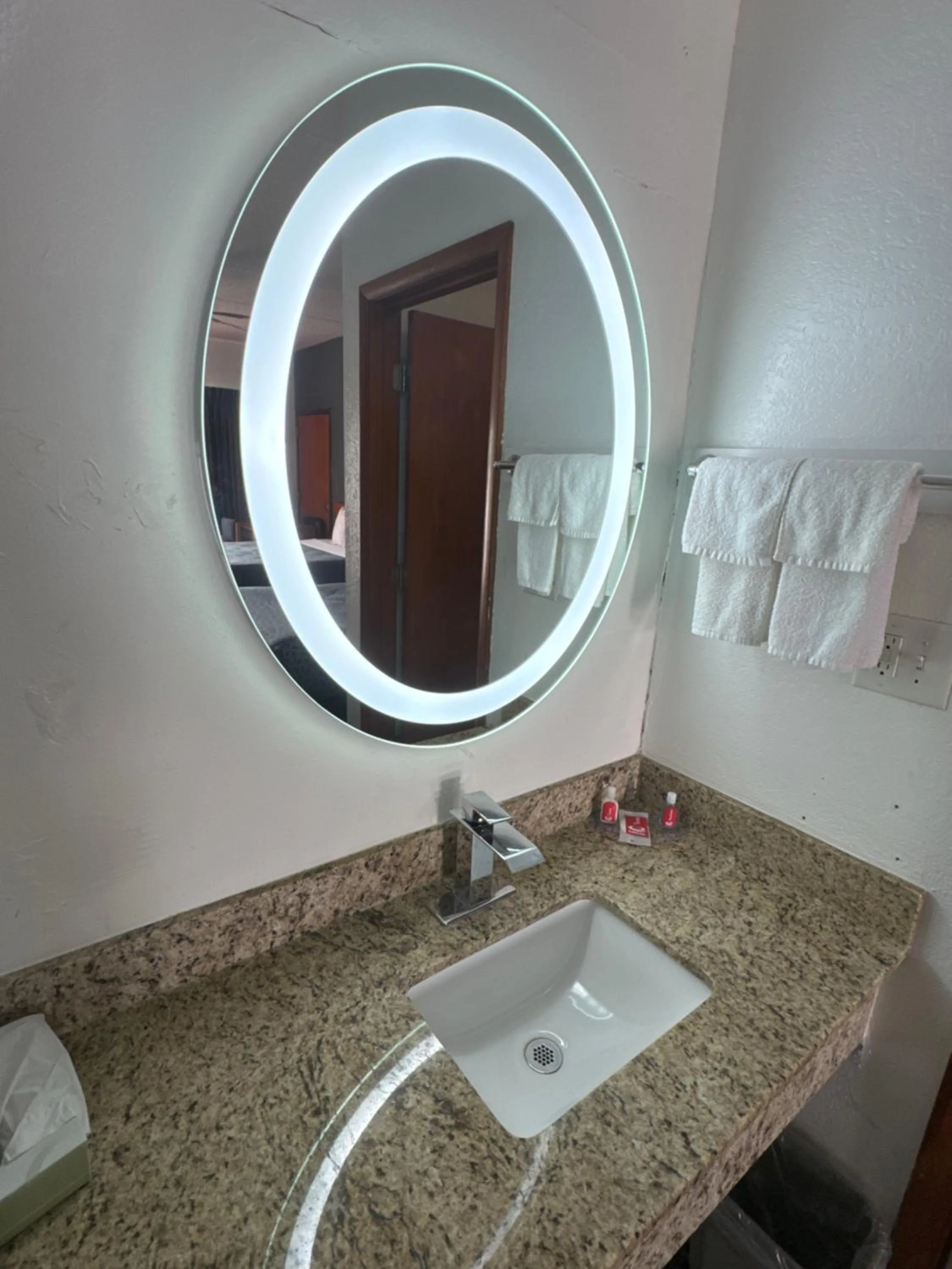 Econolodge inn & suites