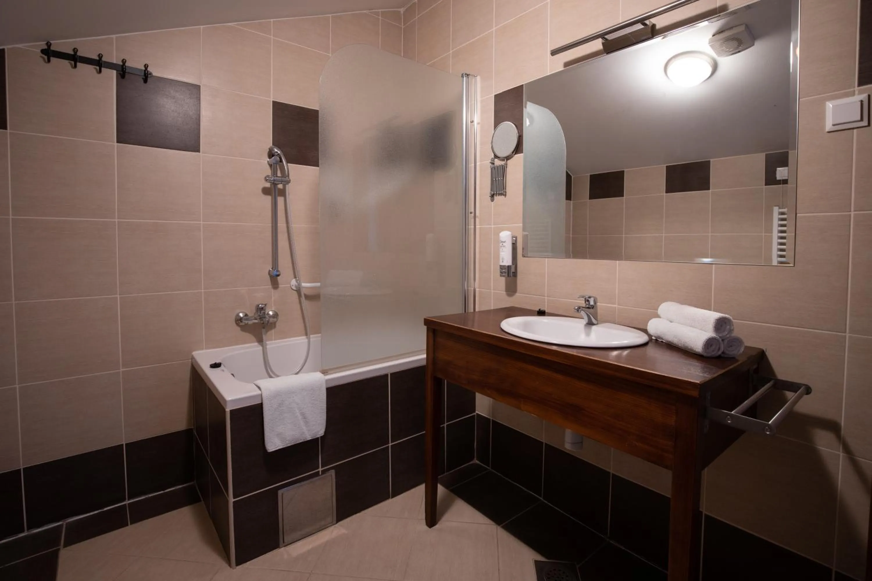 Bathroom in Hotel Lug