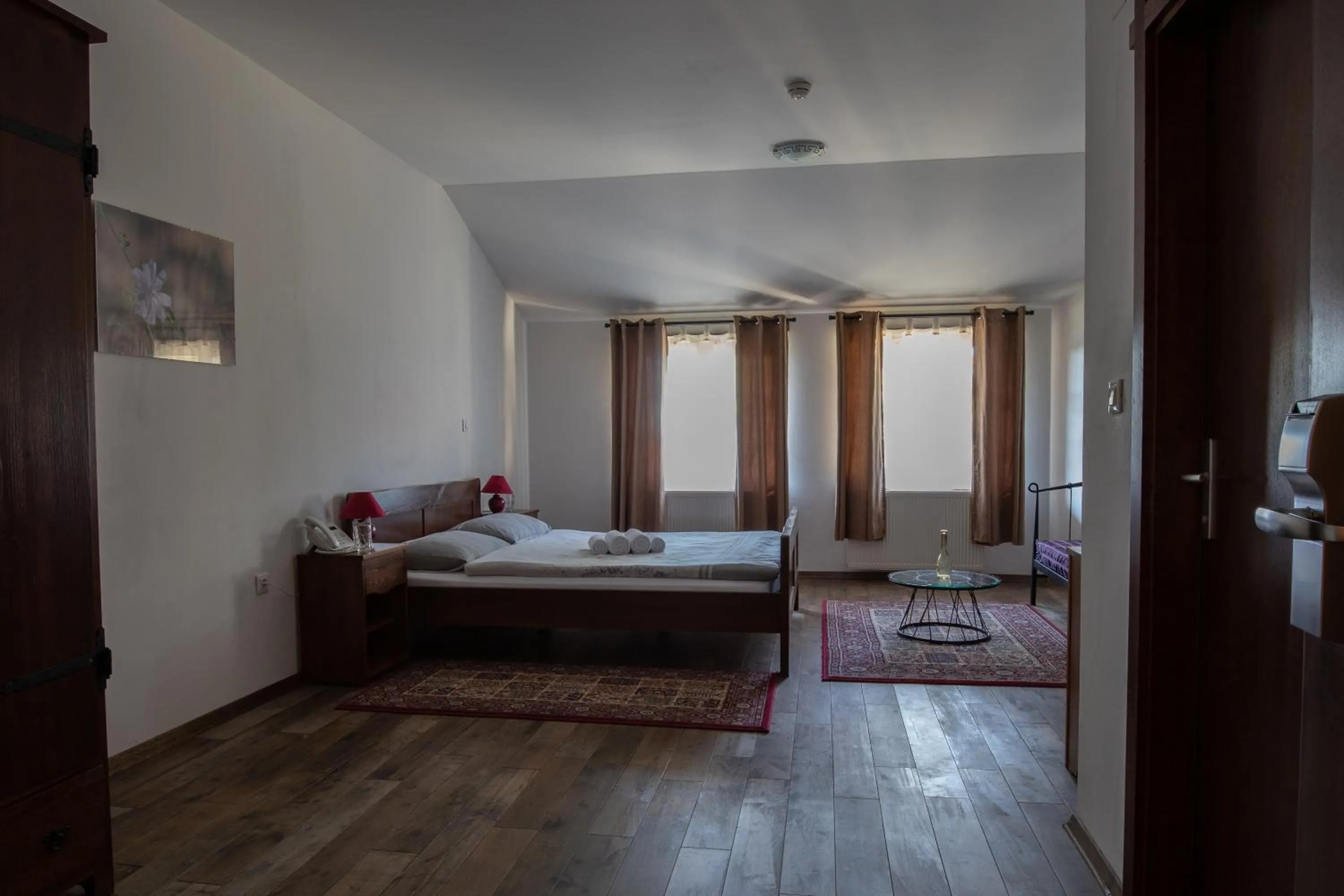 Photo of the whole room, Bed in Hotel Lug