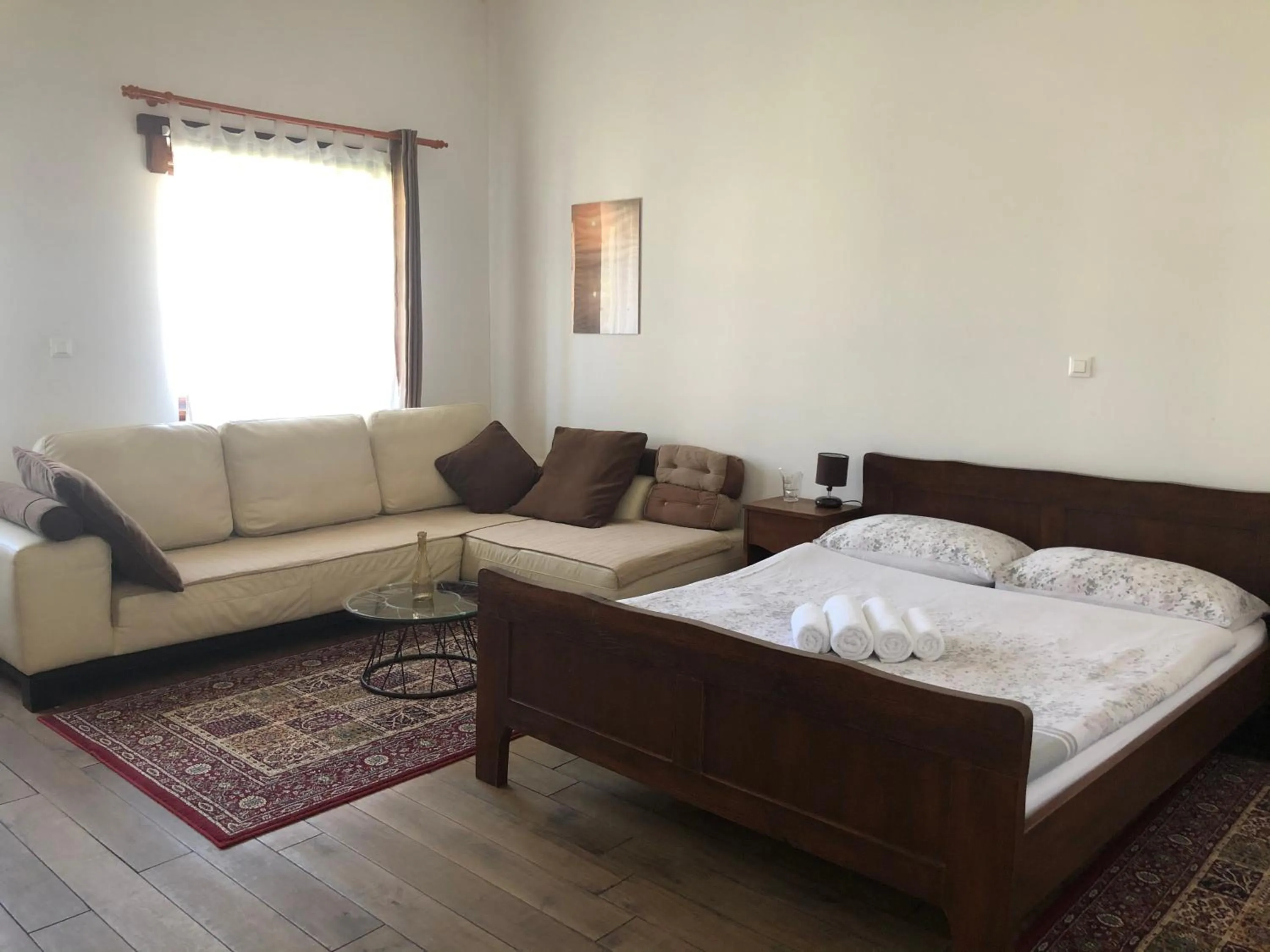 Photo of the whole room in Hotel Lug