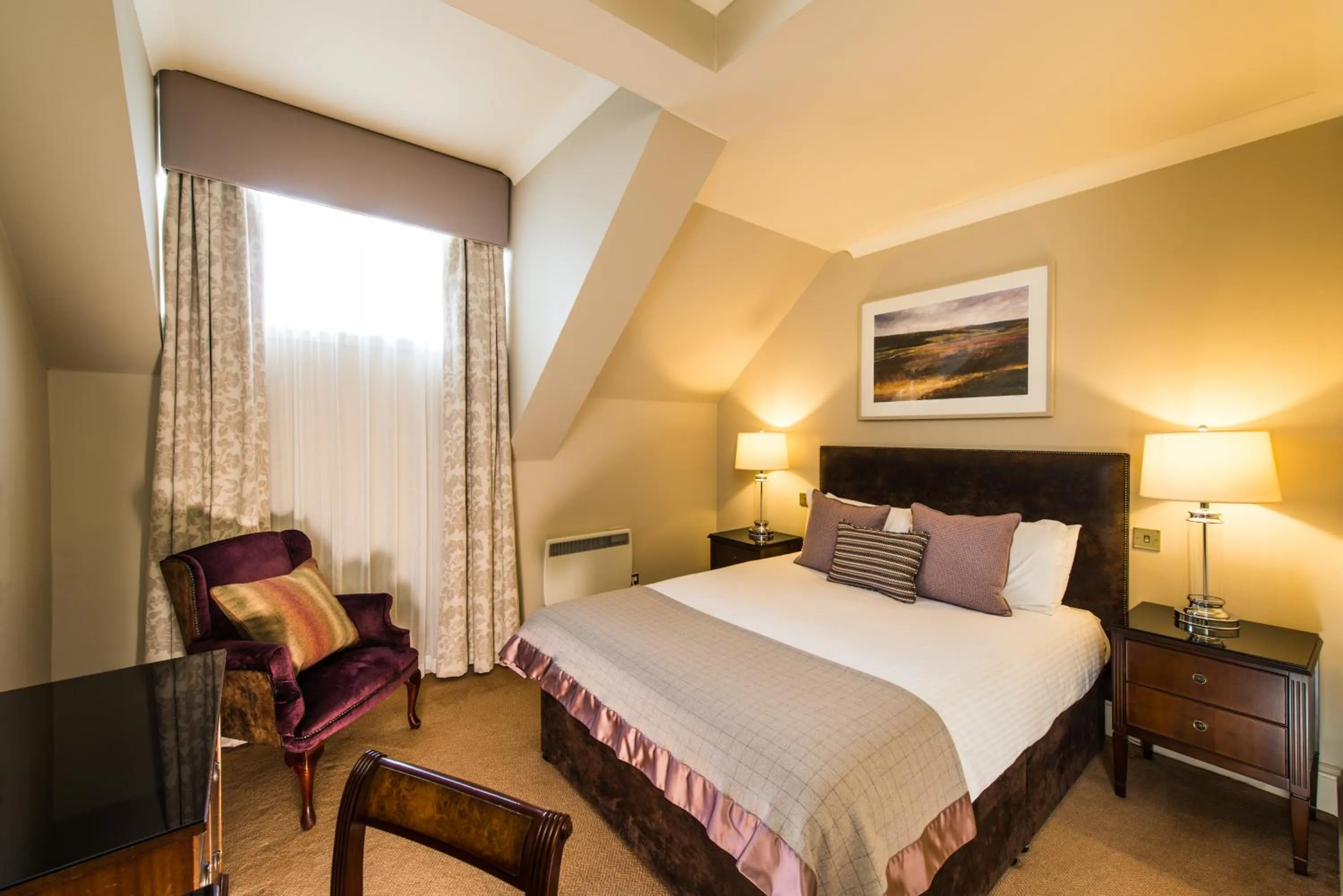 Bedroom, Bed in Thainstone House