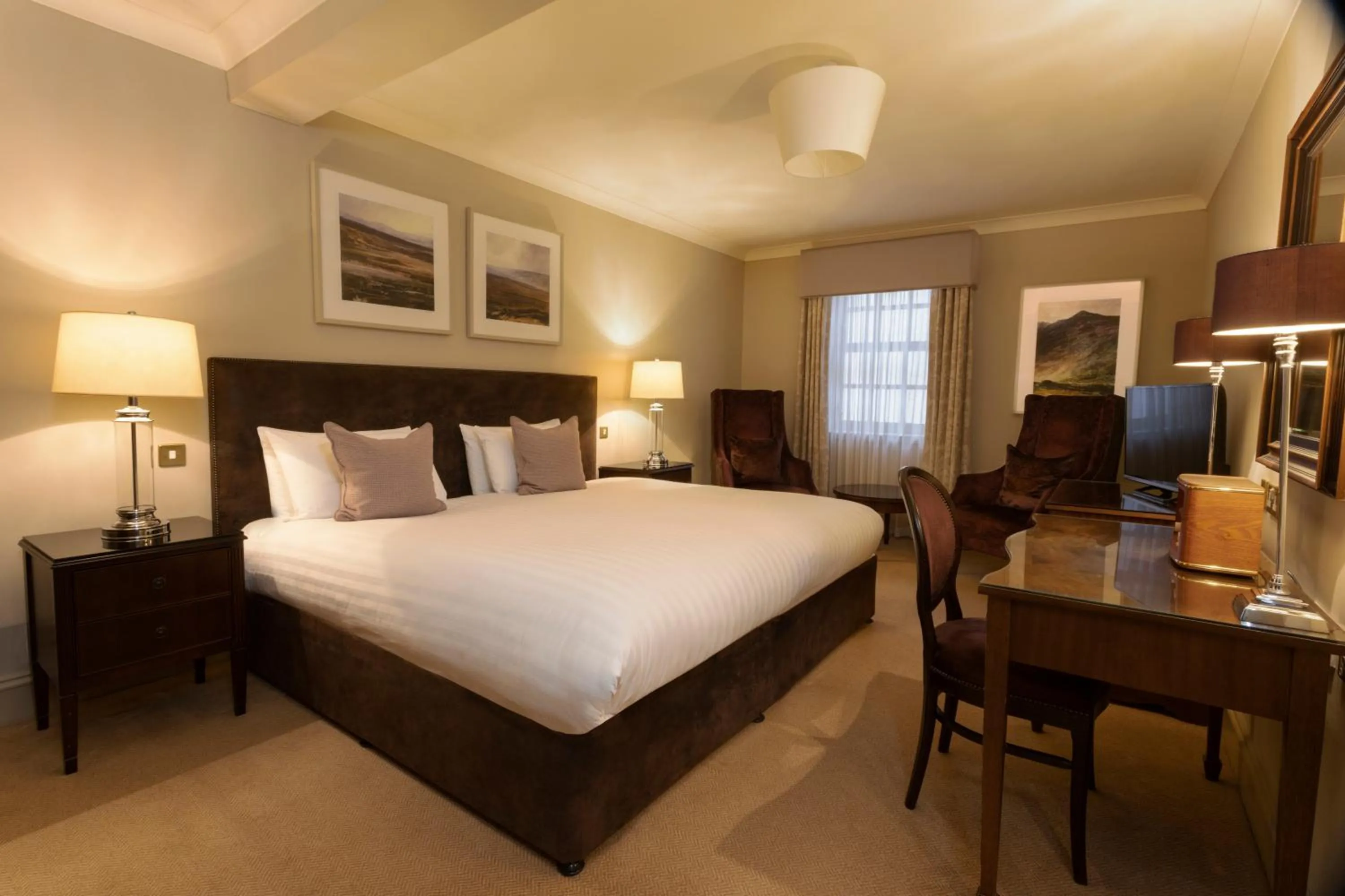 Bedroom, Bed in Thainstone House