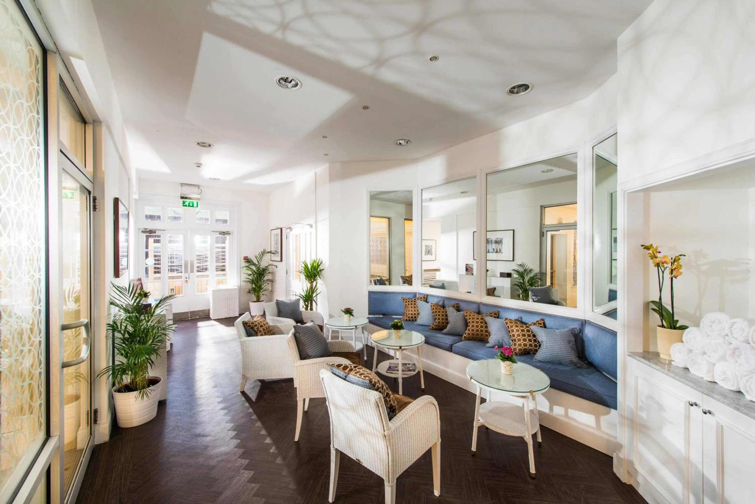 Lounge or bar in Thainstone House