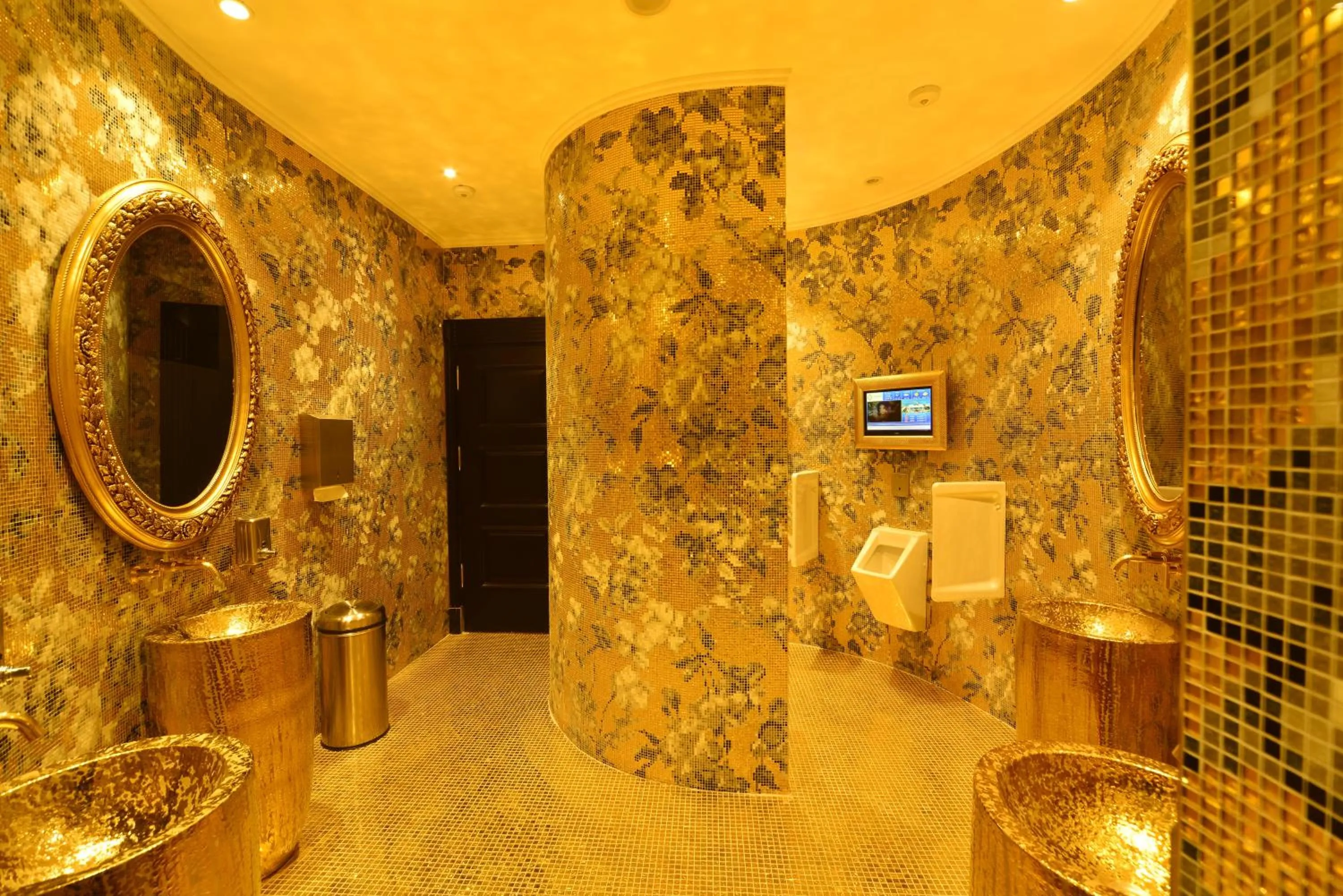 Decorative detail in Azura Deluxe Resort & Spa - Ultra All Inclusive